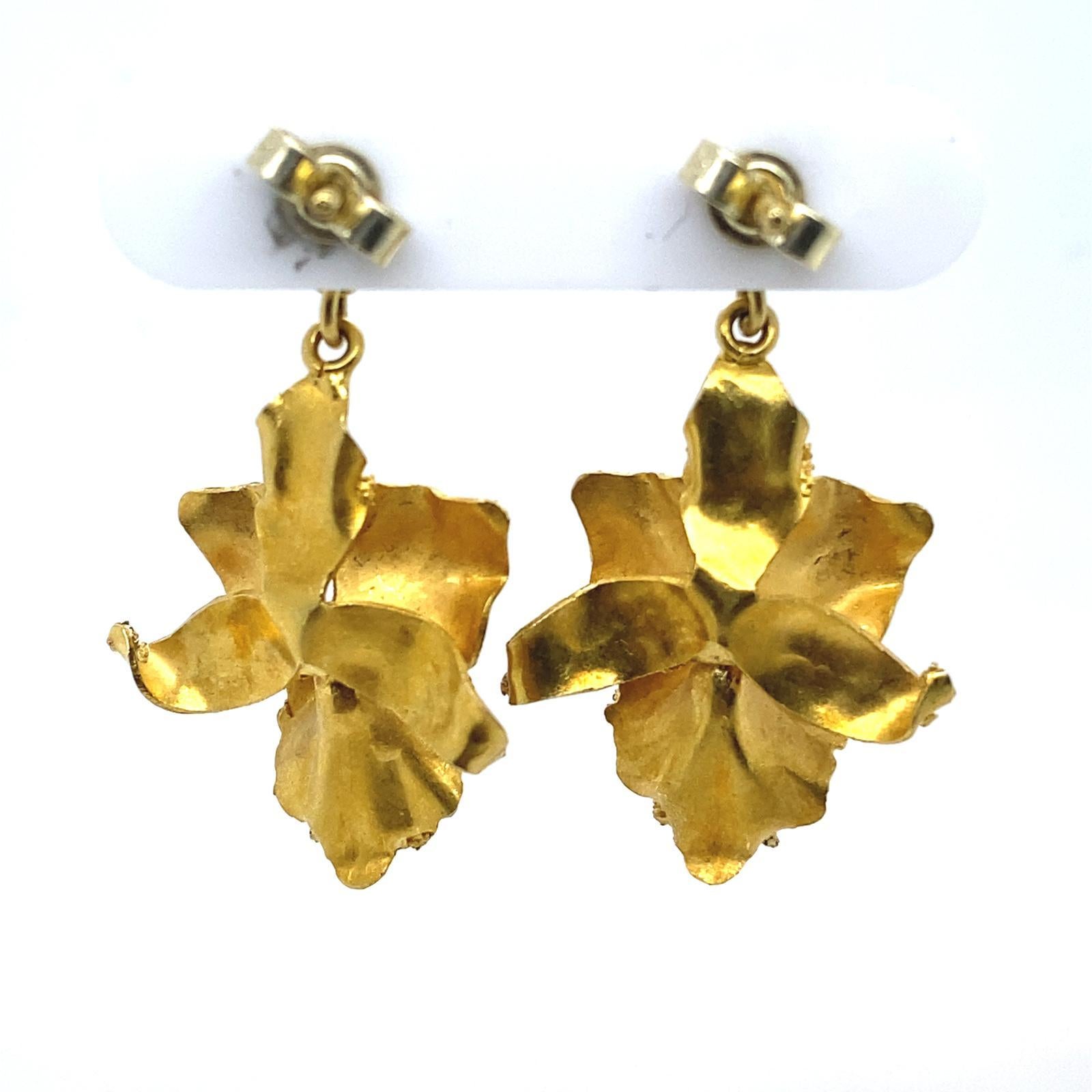 Vintage Blumenperlen-Tropfen-Ohrringe 14 Karat Gelbgold im Angebot 1