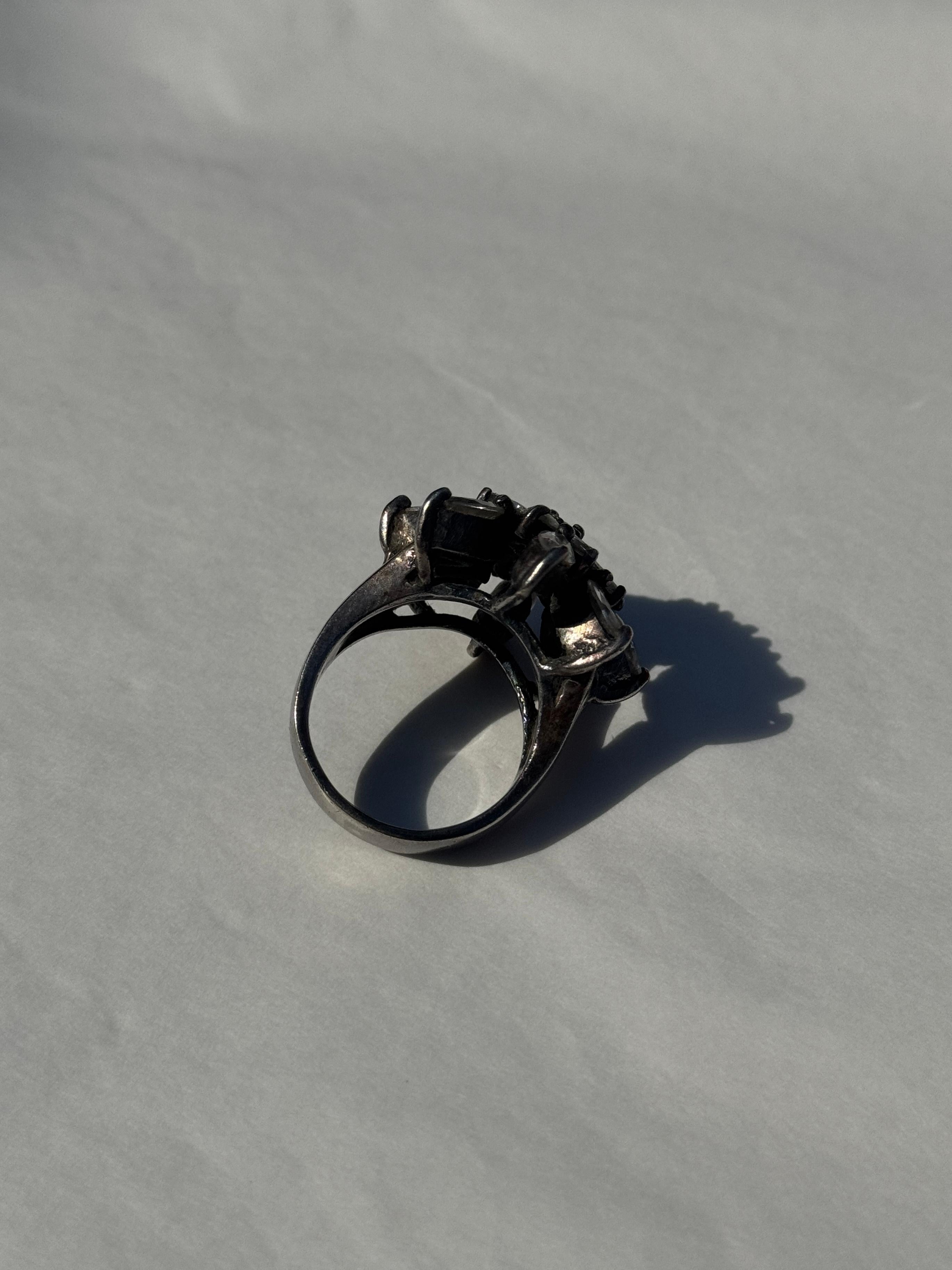 Marquise Cut Bague fleur vintage avec cristaux en forme de pétales en vente