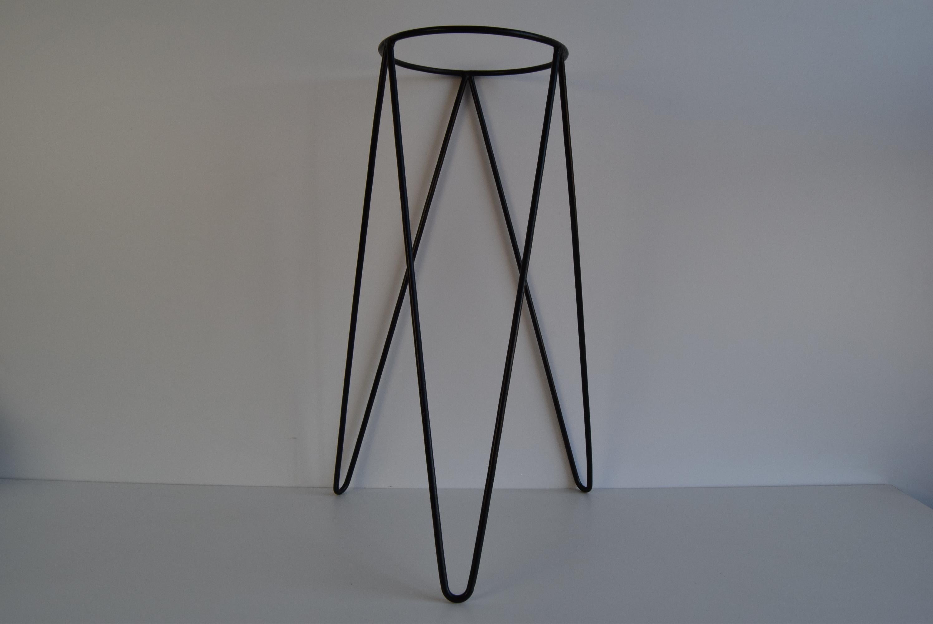 
The stand is made of metal
The inner diameter of the circle is 19.5 cm
Made in Czechoslovakia
Good original condition