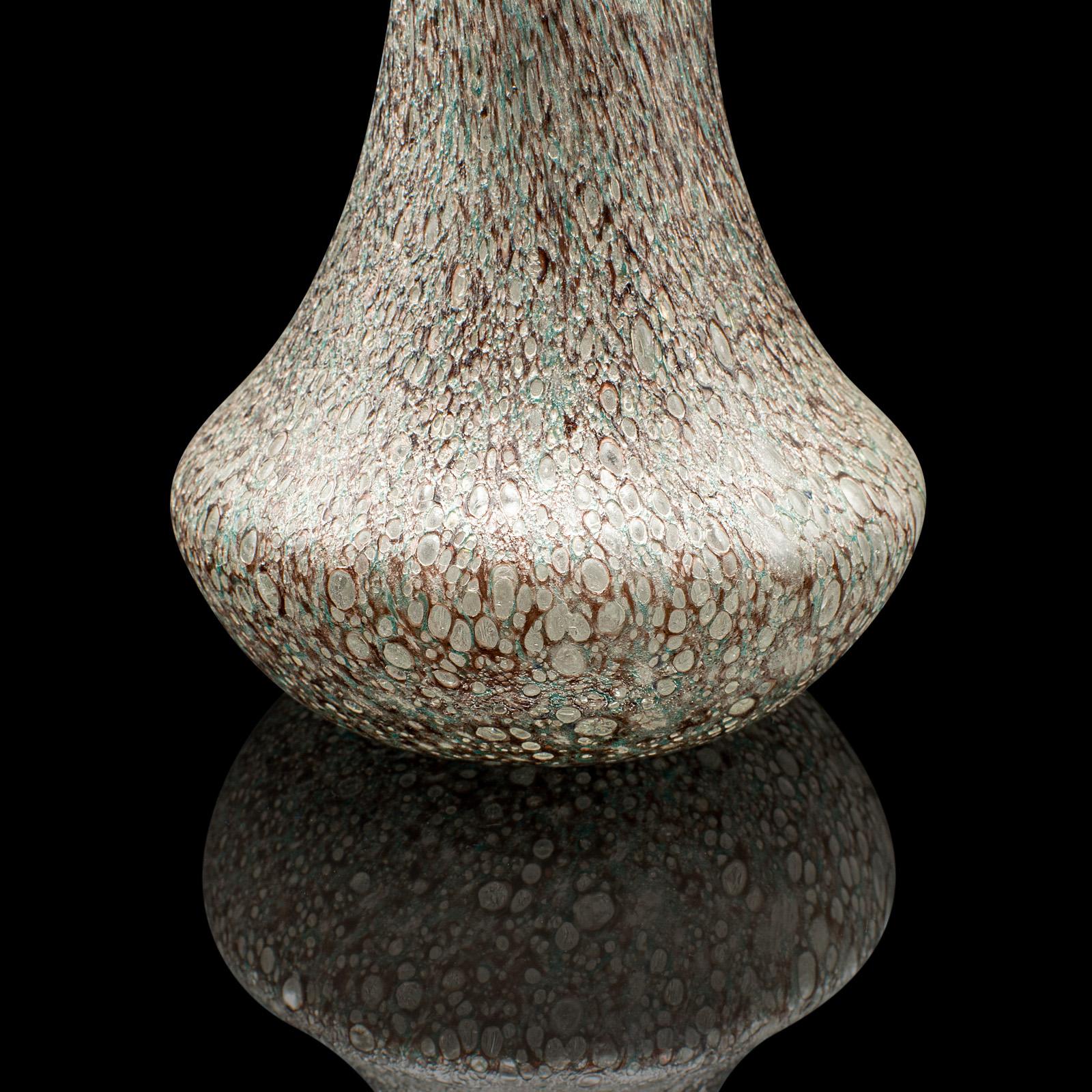 Vaso di fiori d'epoca, scozzese, vetro artistico, espositore, manico a goccia di pose, C.C. in vendita 3