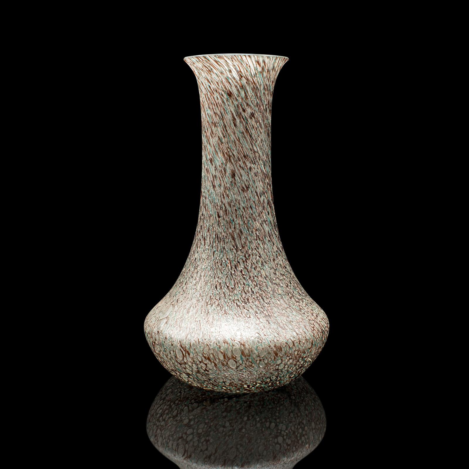 Vaso di fiori d'epoca, scozzese, vetro artistico, espositore, manico a goccia di pose, C.C. In condizioni buone in vendita a Hele, Devon, GB
