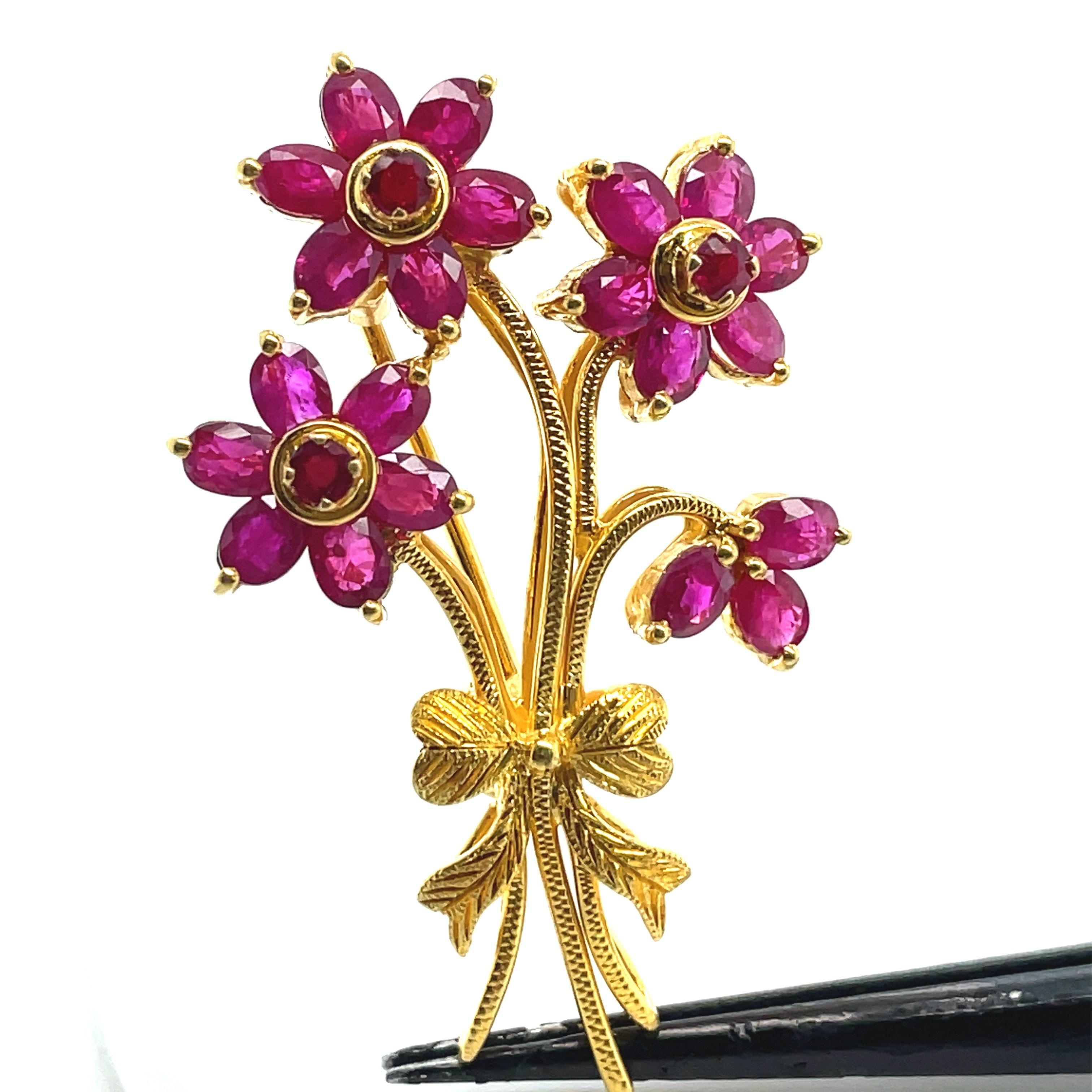 Vintage Flowers Brooch, 22k Yellow Gold, 2 Carat Natural Ruby Estate Ruby Brooch For Sale 4