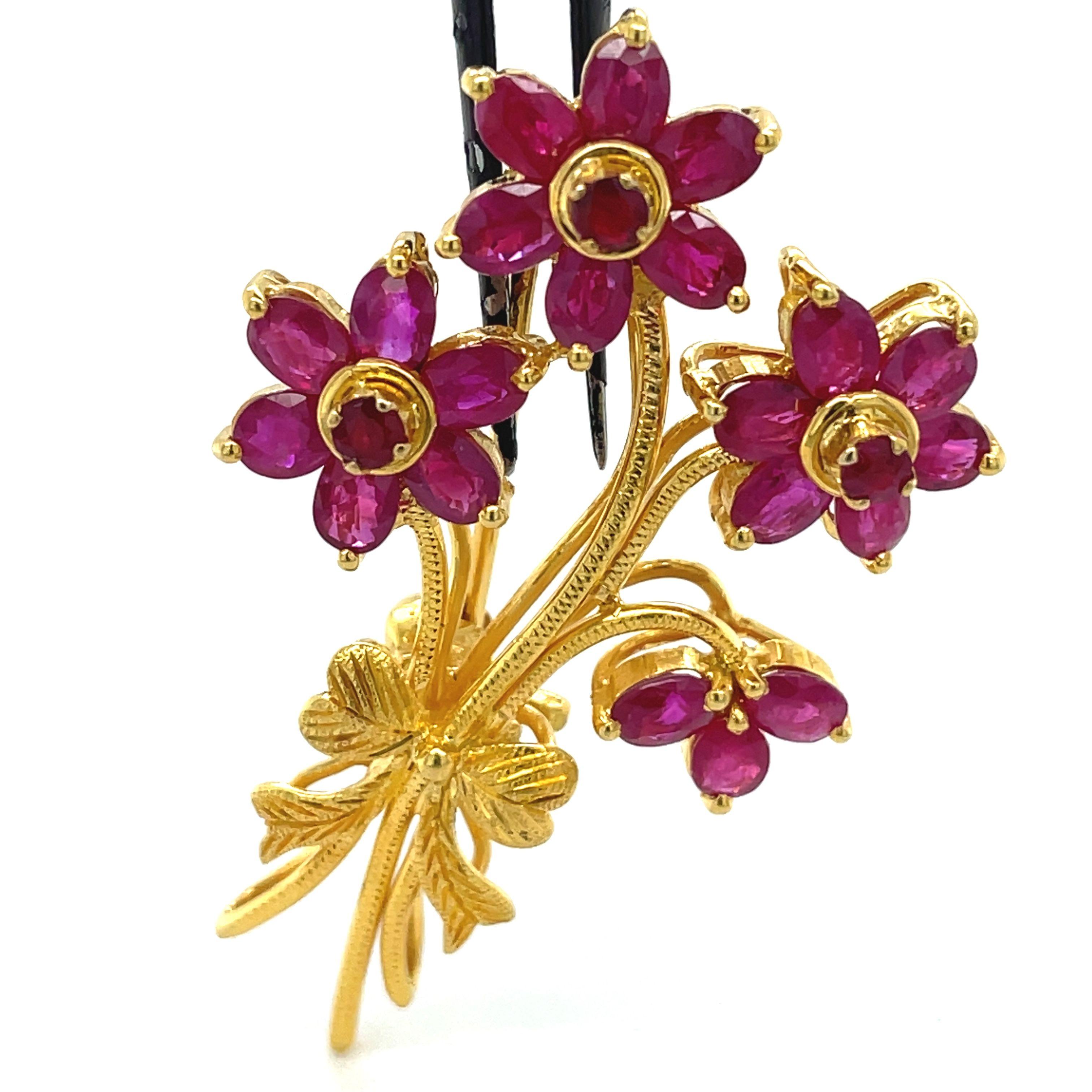 Vintage Flowers Brooch, 22k Yellow Gold, 2 Carat Natural Ruby Estate Ruby Brooch For Sale 6