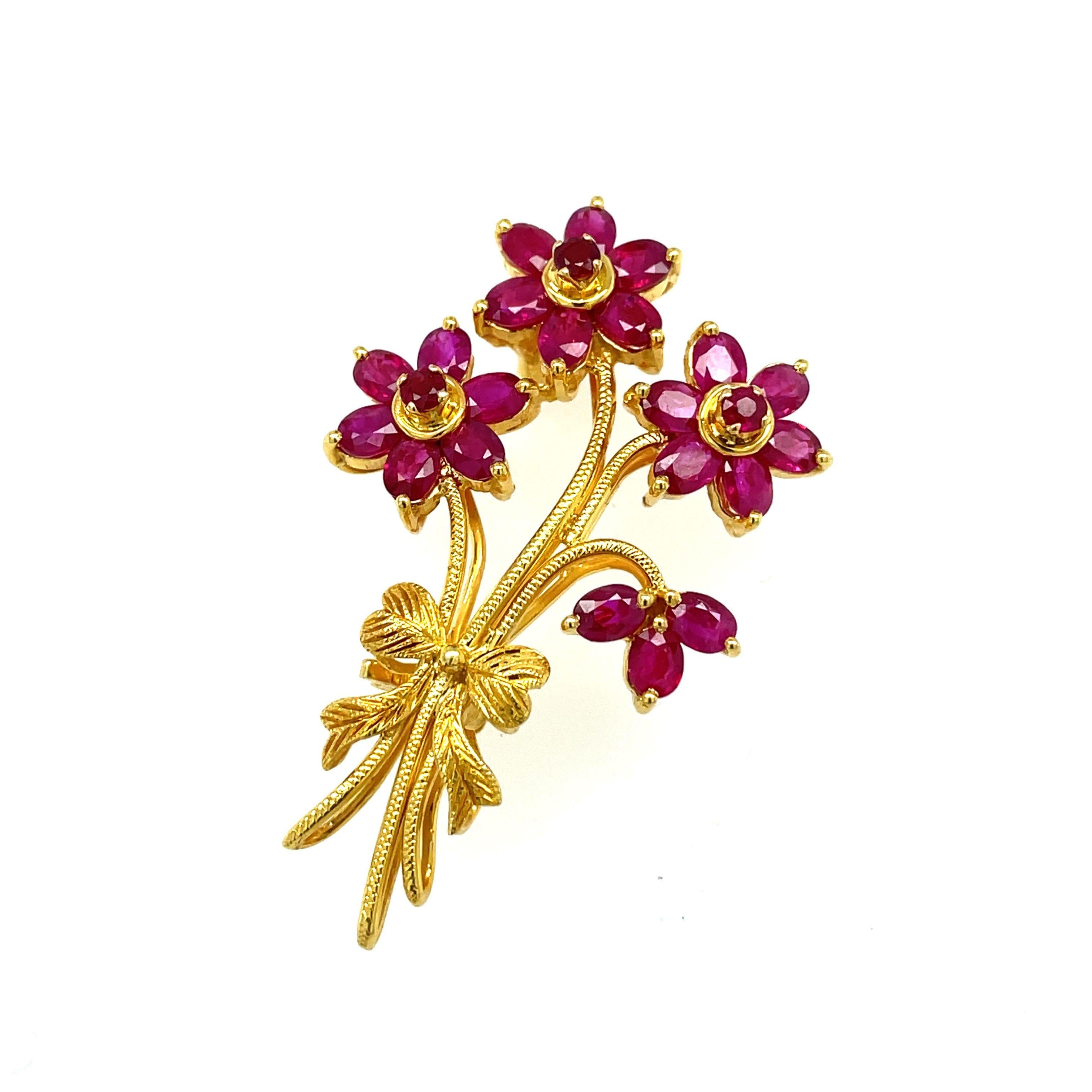 Vintage Flowers Brooch, 22k Yellow Gold, 2 Carat Natural Ruby Estate Ruby Brooch For Sale 3