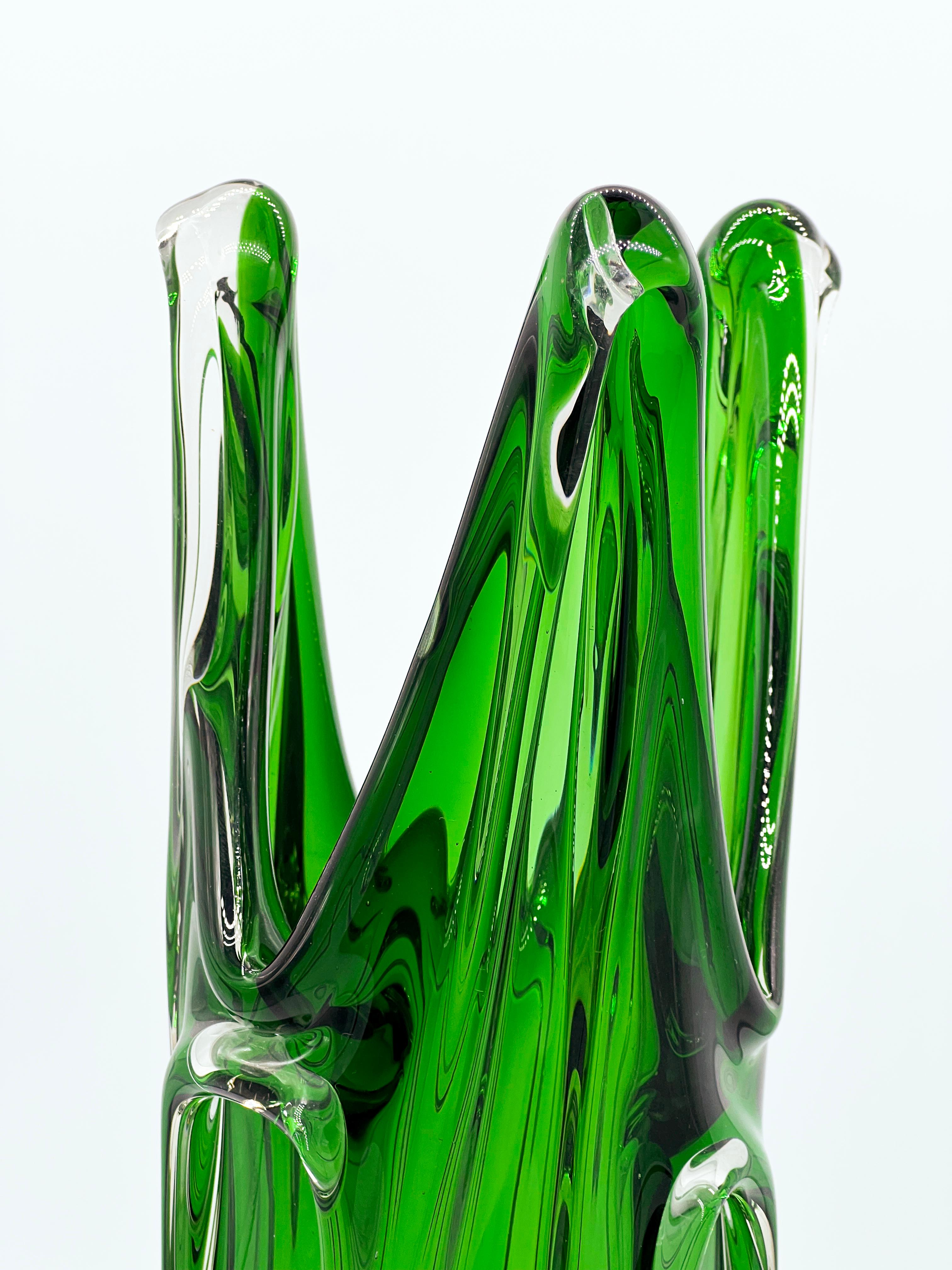 Italiano Scultura vintage fluida e massiccia di Murano in vetro 