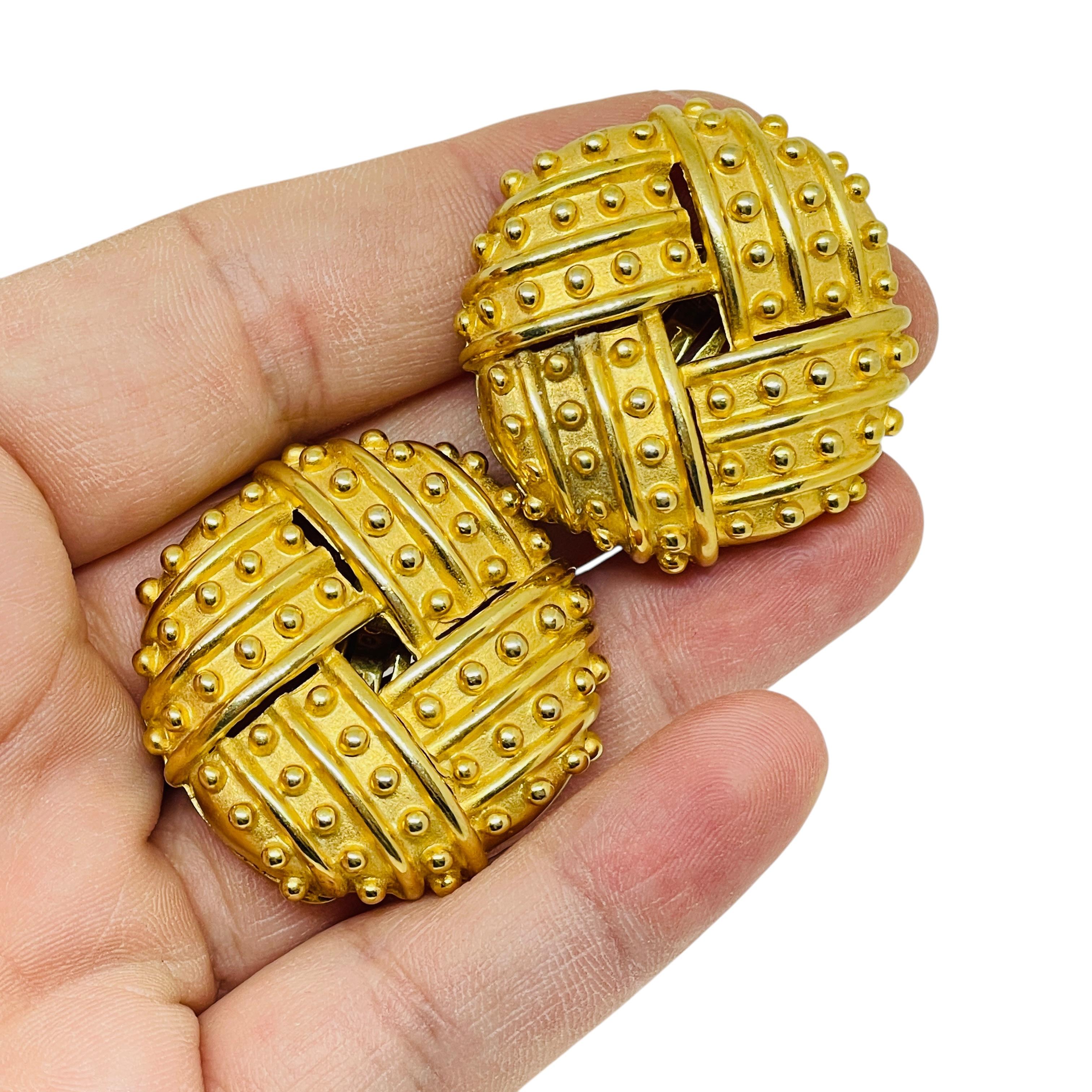 Women's Vintage F.O. Inc gold massive designer clip on earrings For Sale