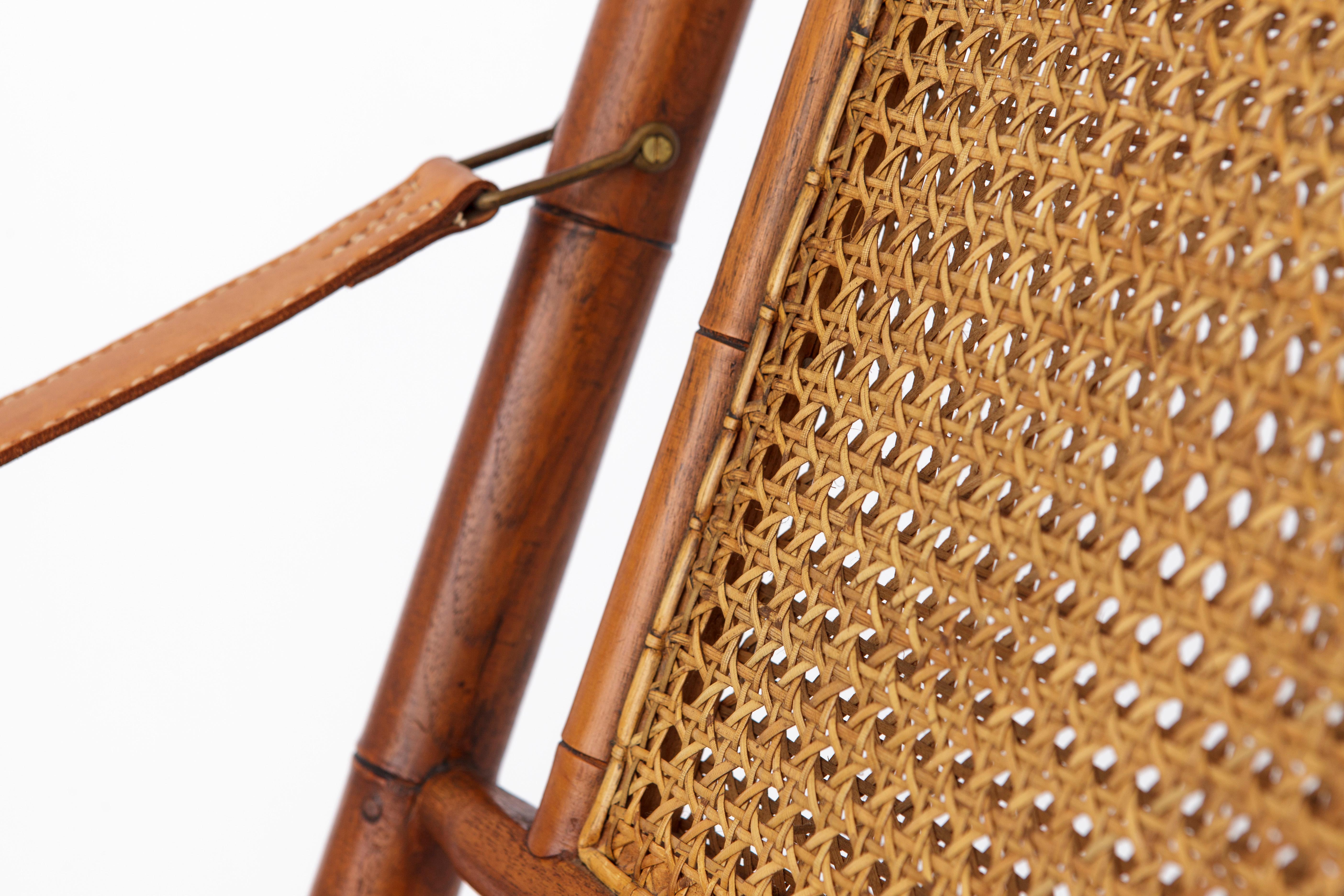 Vintage Folding Chair 1960s Spain Viennese Weaving In Good Condition For Sale In Hannover, DE