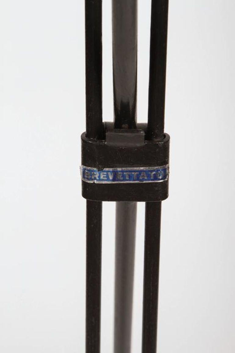 Vintage Folding Valet Metall Stand von Fratelli Reguitti 1950s (Italienisch) im Angebot