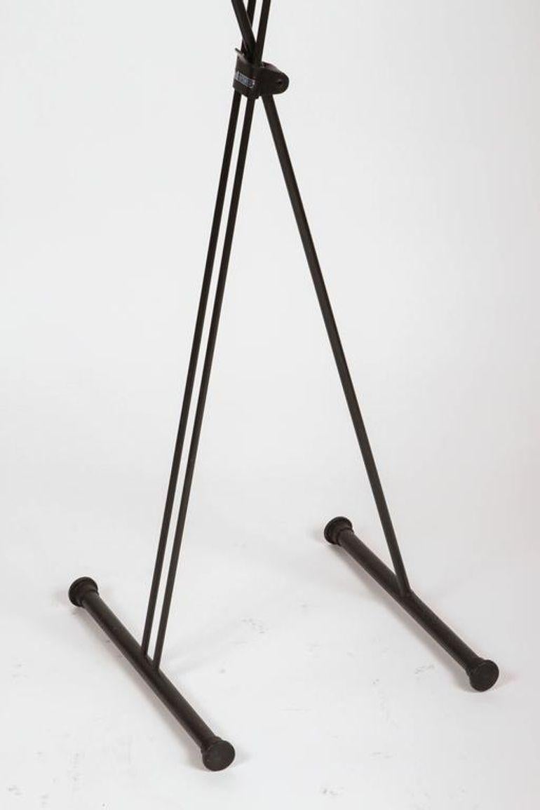 Vintage Folding Valet Metall Stand von Fratelli Reguitti 1950s (Handgefertigt) im Angebot