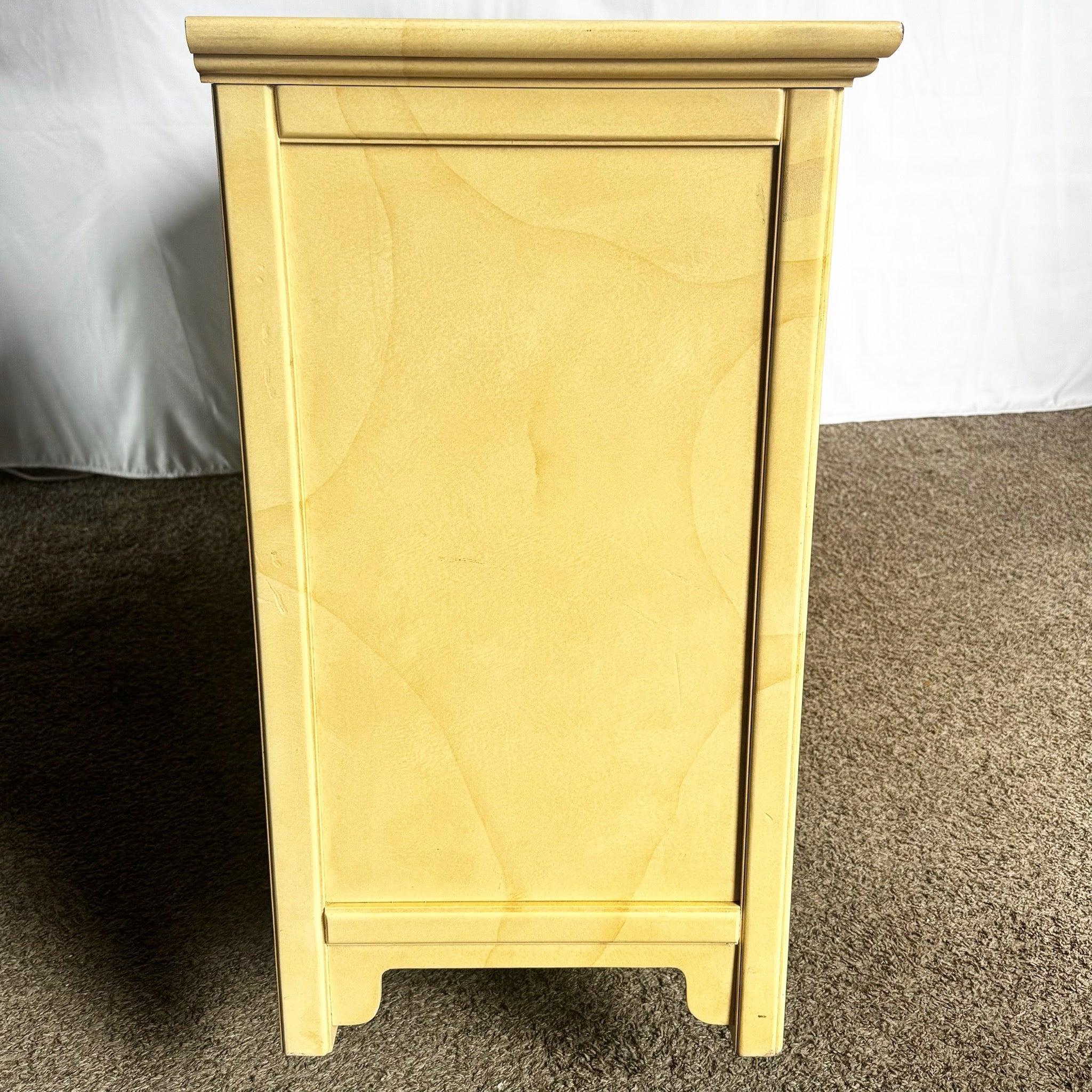 Vintage Folio Faux Goat Skin Lacquered Credenza by Henredon Bon état - En vente à Delray Beach, FL