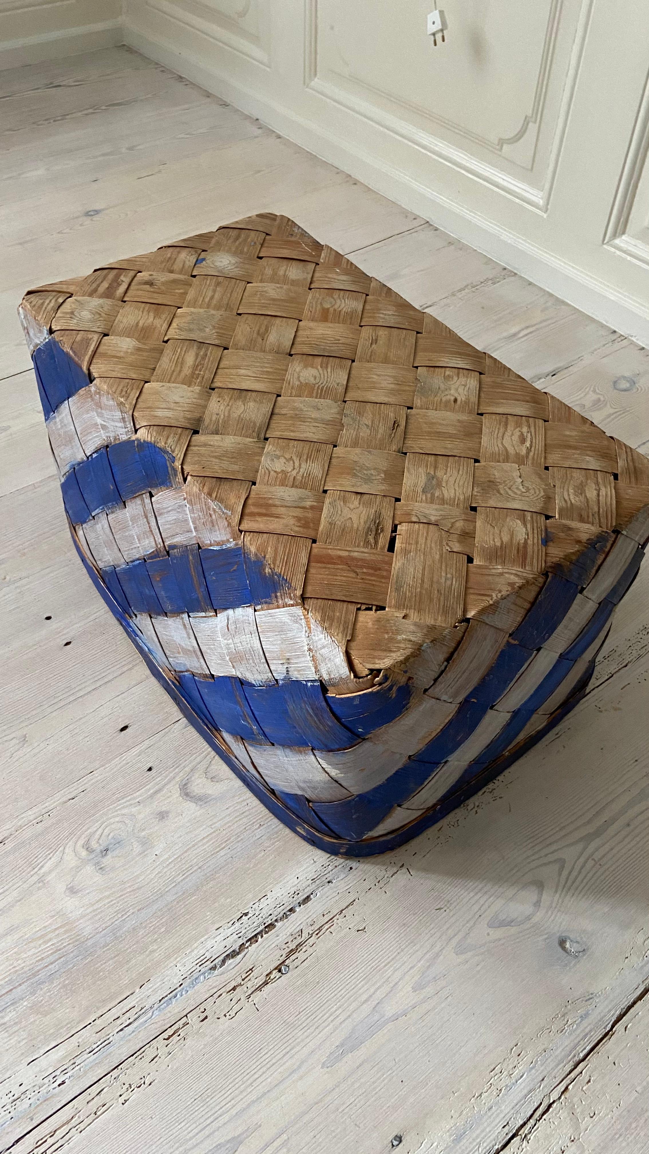 Vintage Folk Art Basket with Blue and White Stripes, Sweden, Mid 19th-Century For Sale 5