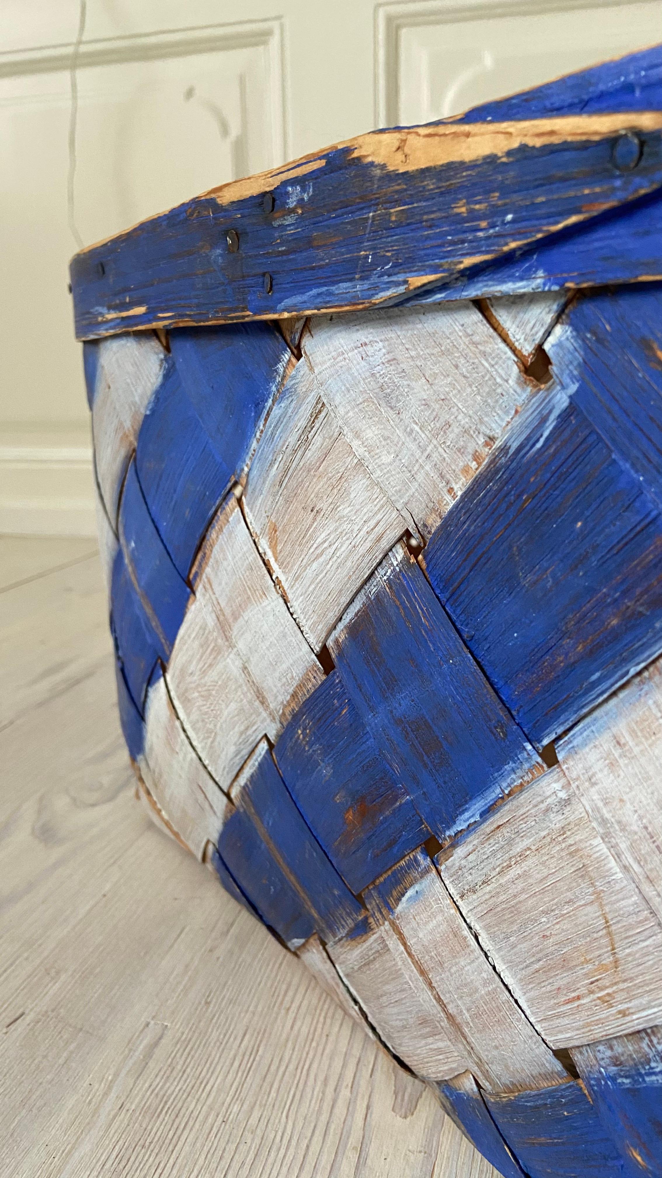 Vintage Folk Art Basket with Blue and White Stripes, Sweden, Mid 19th-Century For Sale 3