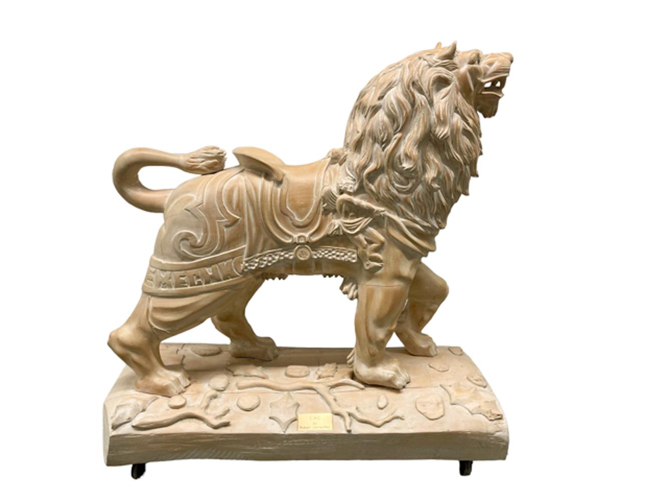 Art of Vintage Wood Carved Wood Juvenile Size Carousel Figure of a Standing Lion (Lion debout)  en vente 1