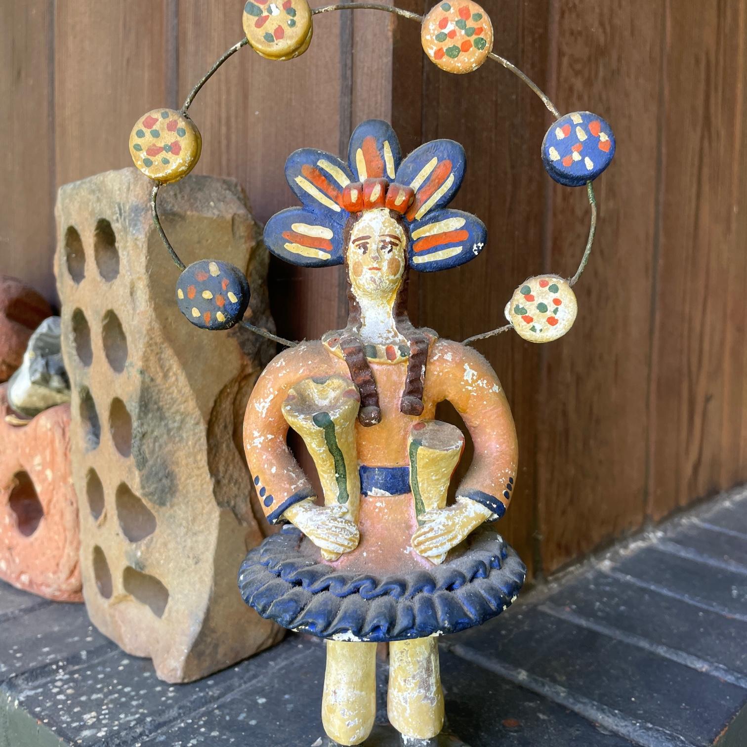 Vintage Folk Art Estremoz Clay World Heritage Figurine Portugal by Jose Moreira In Distressed Condition For Sale In Hyattsville, MD