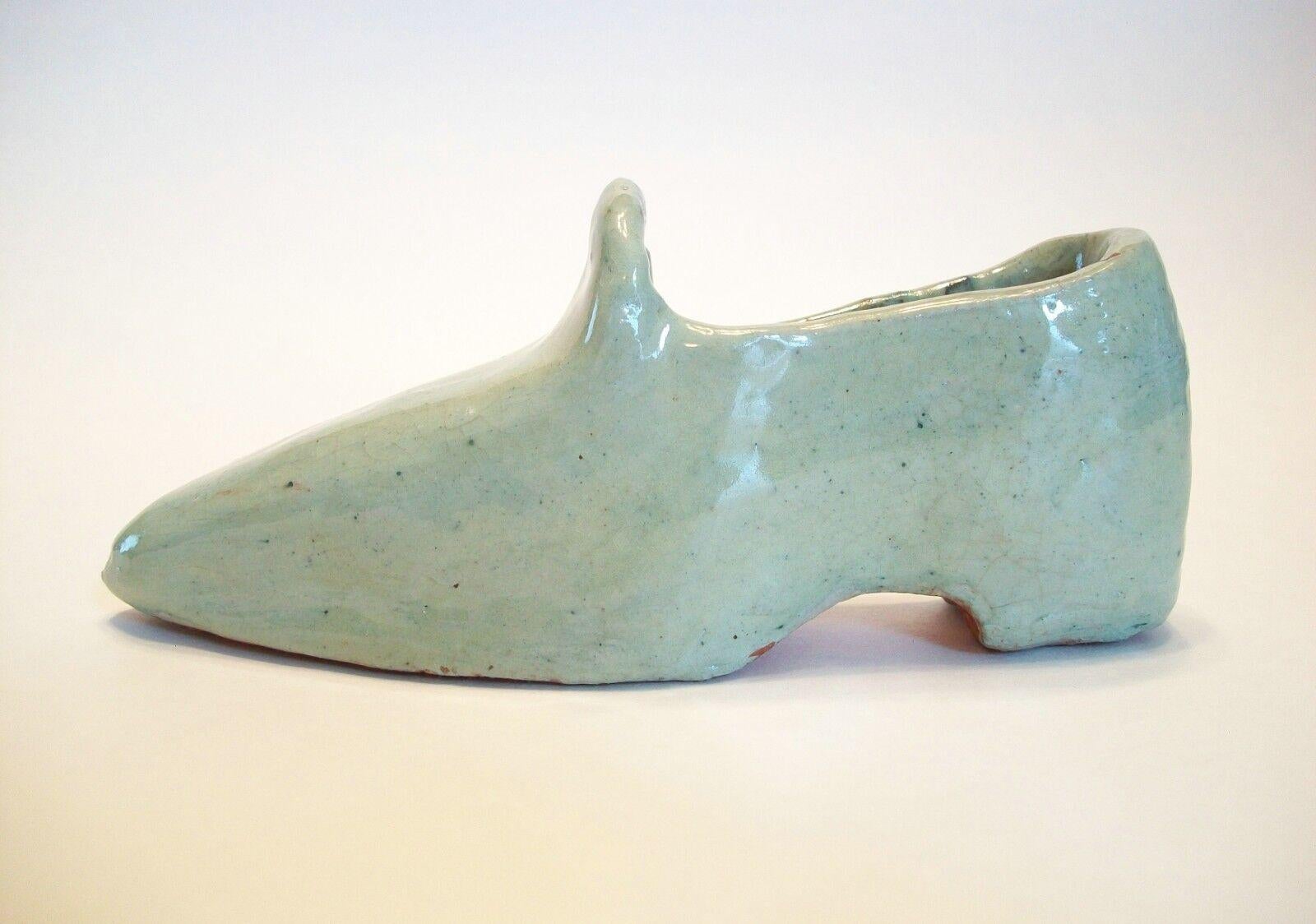 Vintage Folk Art Glazed Terracotta Shoe - Signed & Dated - U.S. - Circa 1966 In Good Condition For Sale In Chatham, ON