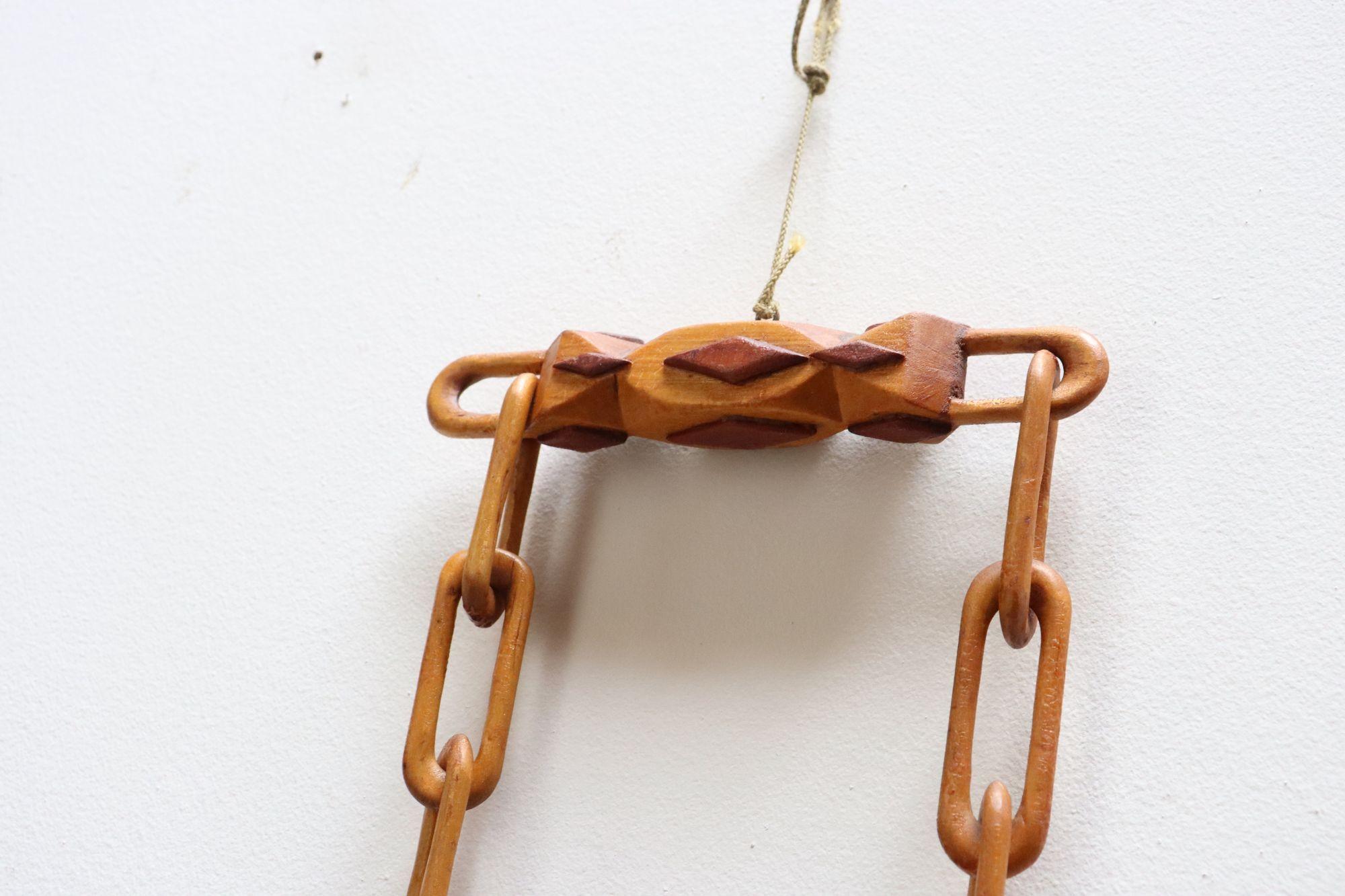 Vintage Folk Art Carved and Painted Dual Ball in Cage Whimsy Chain (Chaîne fantaisie) en vente 3