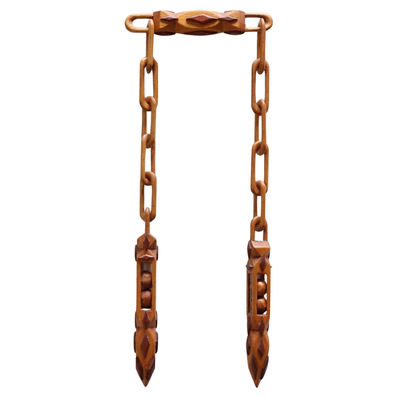 Vintage Folk Art Carved and Painted Dual Ball in Cage Whimsy Chain (Chaîne fantaisie)