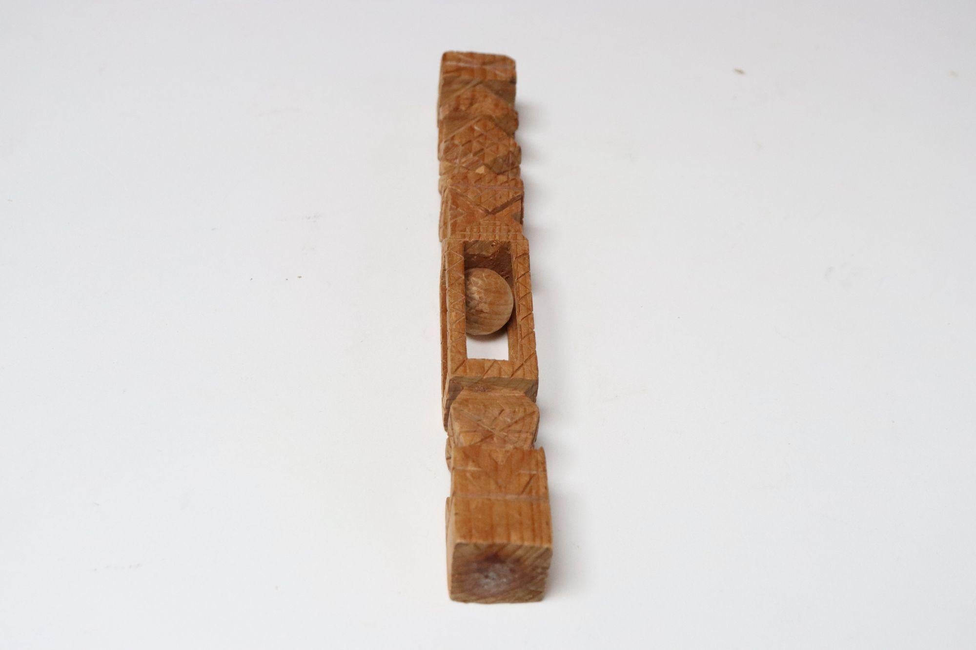 Américain Vintage Folk Art Carved Hand Hand-Carved 