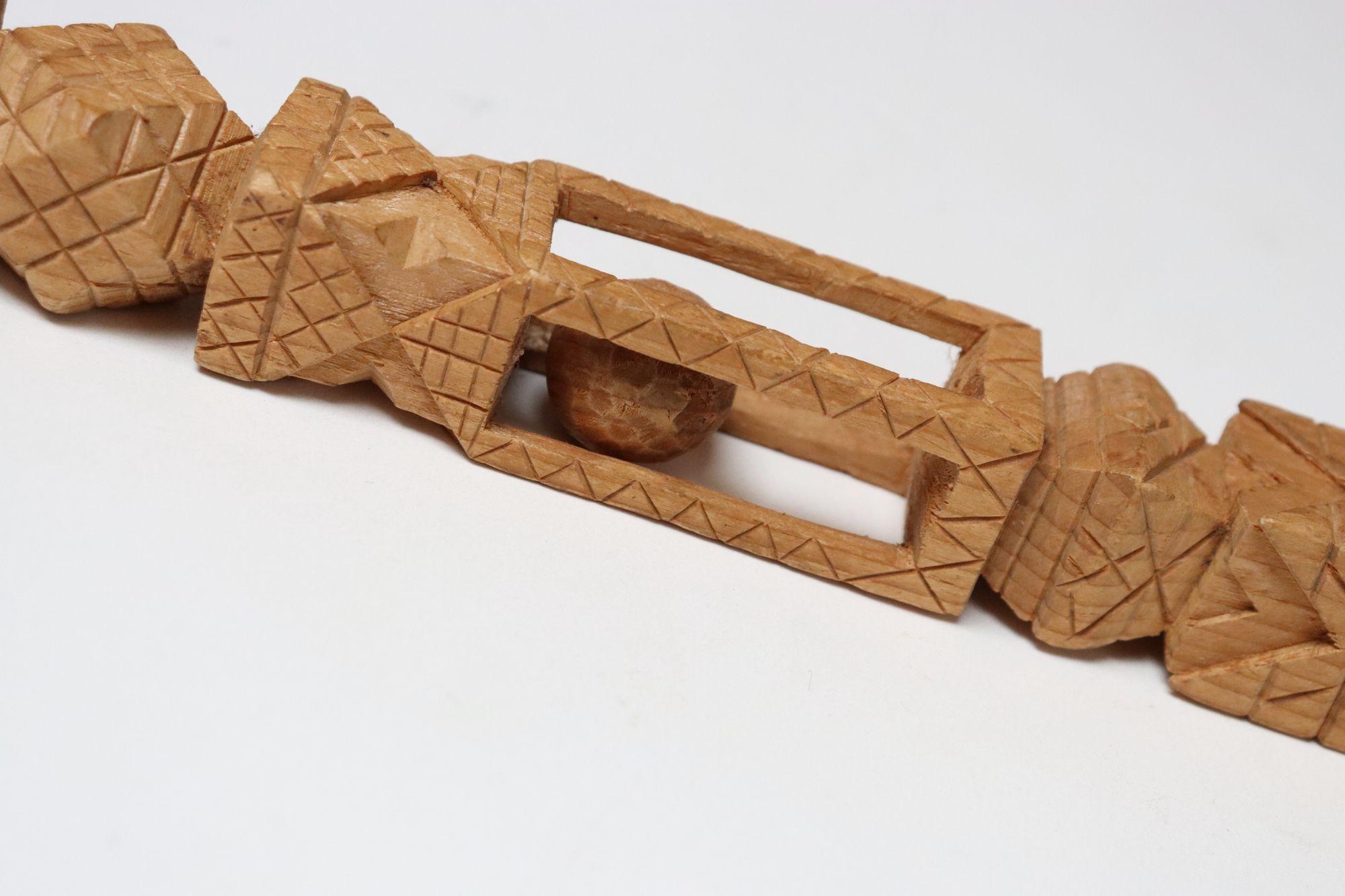 Milieu du XXe siècle Vintage Folk Art Carved Hand Hand-Carved 