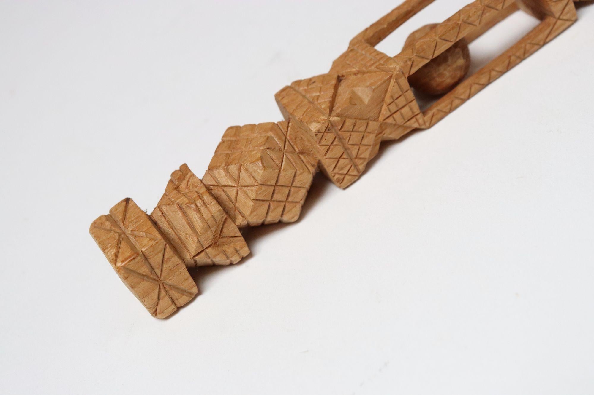 Bois Vintage Folk Art Carved Hand Hand-Carved 