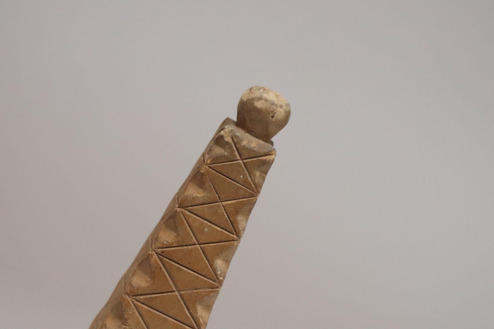 Sculpture d'obélisque fantaisiste vintage 