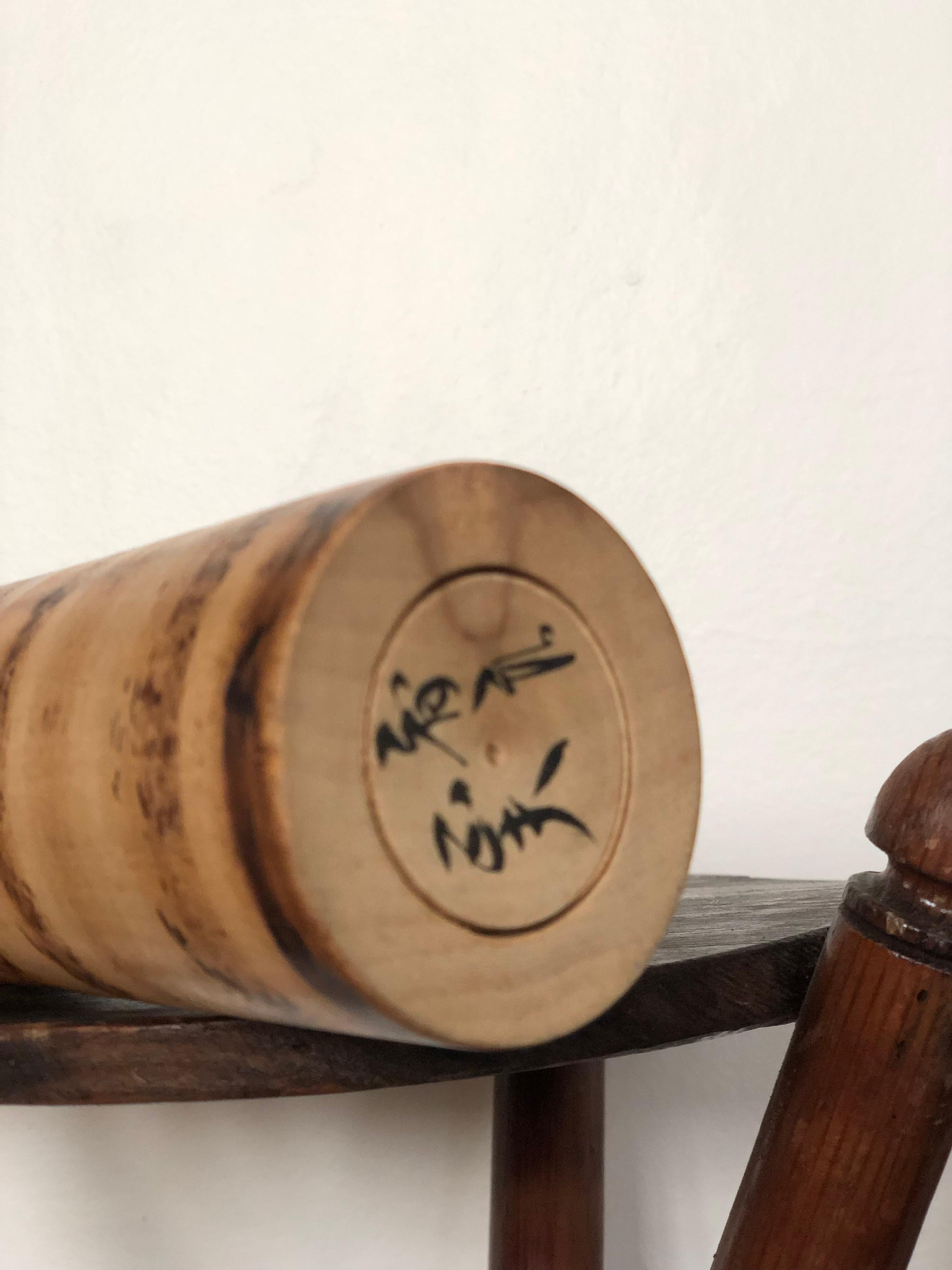 Giapponese Bambola Kokeshi d'arte popolare vintage in stile Yajiro firmata Giappone in vendita