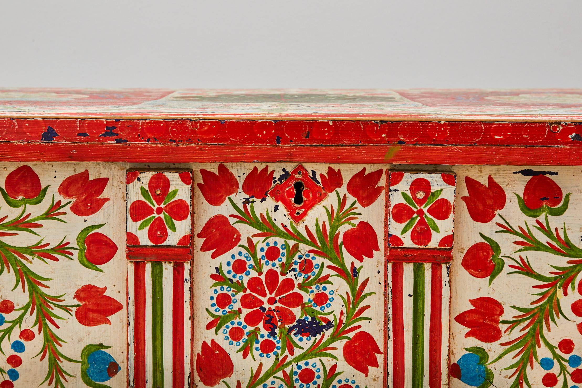 Vintage Folk Art Painted Trunk/Chest Early Mid 20th Century 6