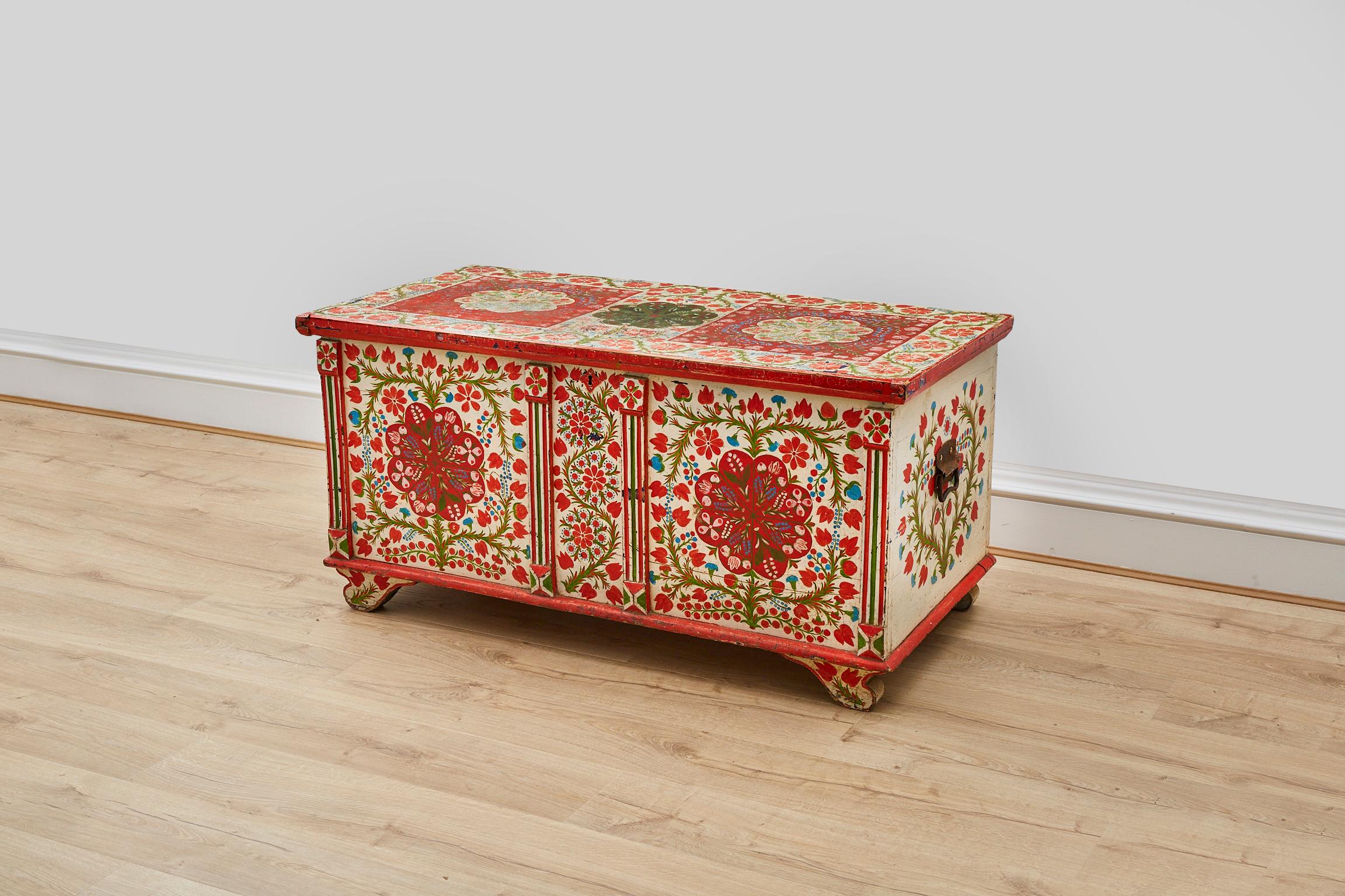 Hungarian Vintage Folk Art Painted Trunk/Chest Early Mid 20th Century