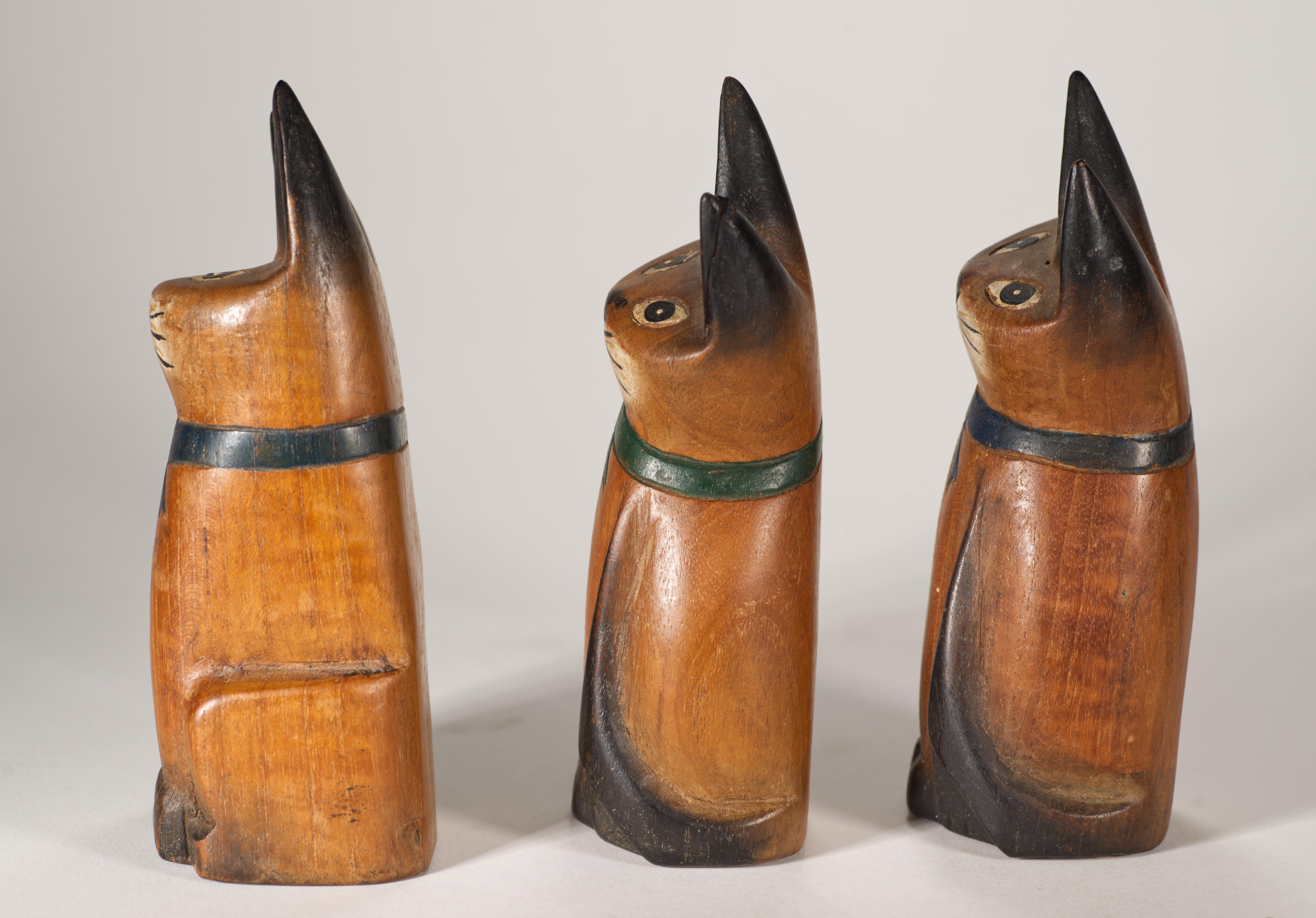Wood Vintage Folk Art Set of 3 Carved Sitting Cat Sculptures For Sale