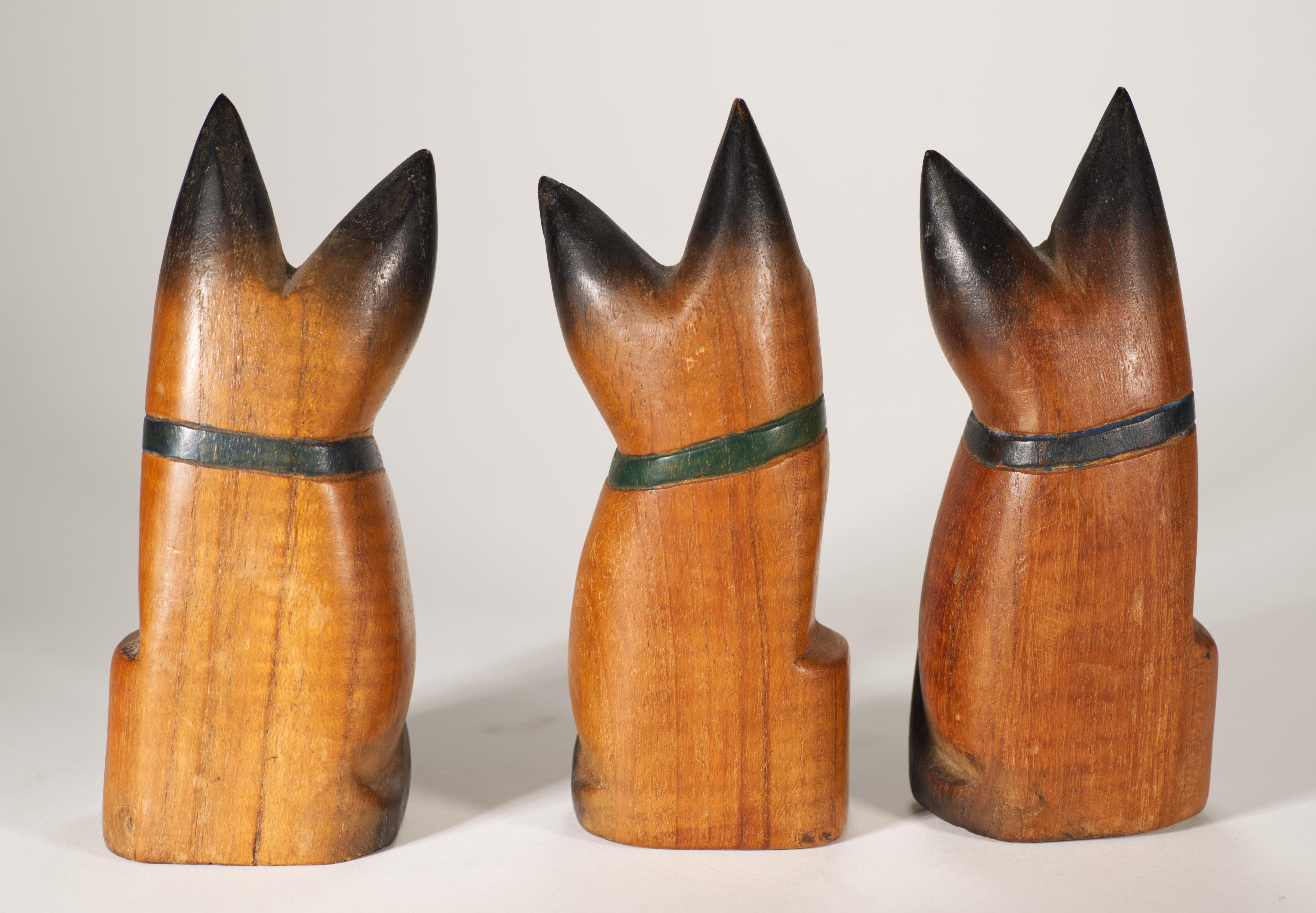 Vintage Folk Art Set of 3 Carved Sitting Cat Sculptures For Sale 2