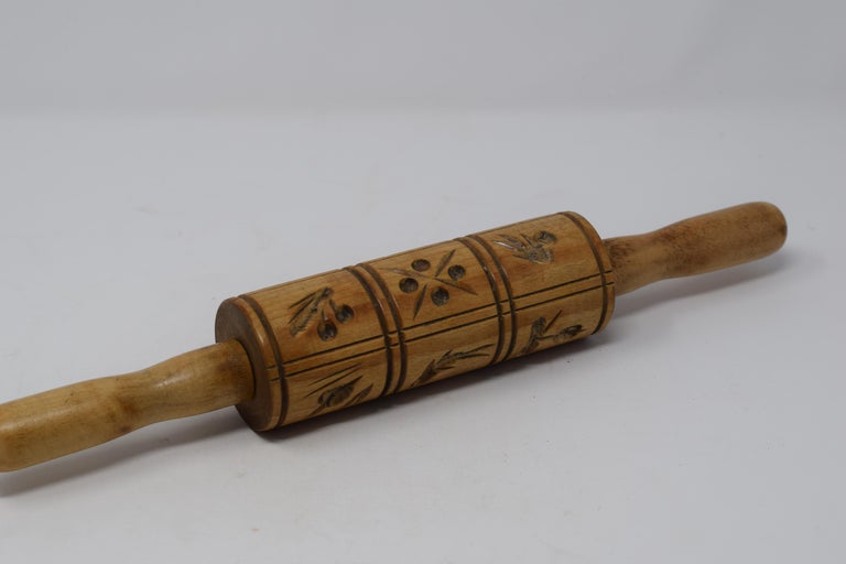 Vintage Folk Art Springerle Rolling Pin For Sale at 1stDibs
