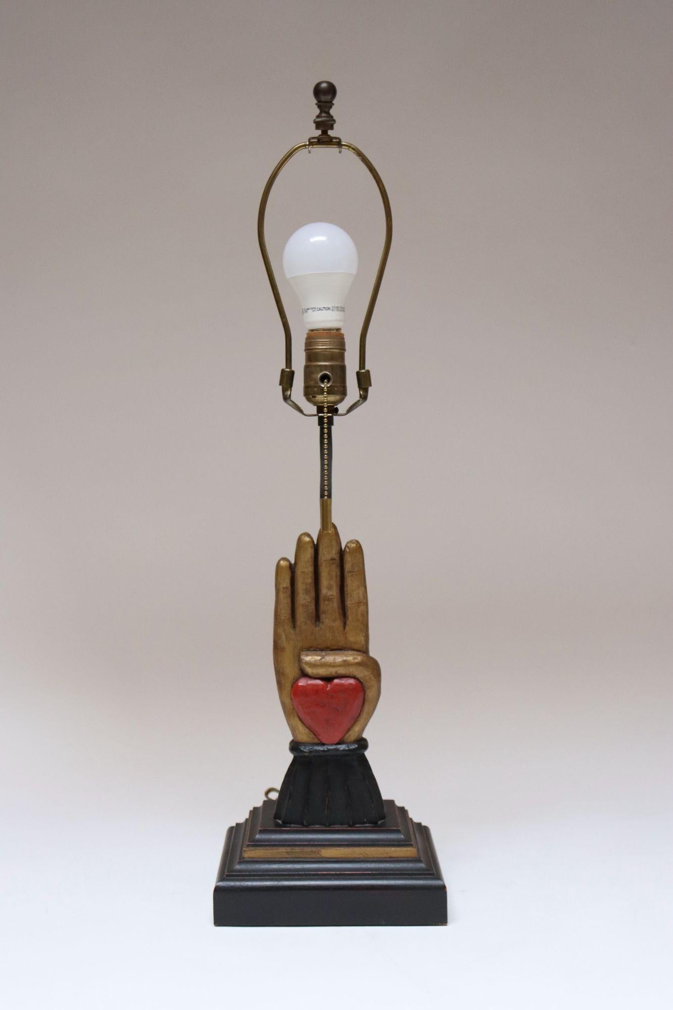 Geschnitzte Fraternal Odd Fellows Heart in Hand-Tischlampe, Volkskunststil, Vintage im Angebot 13