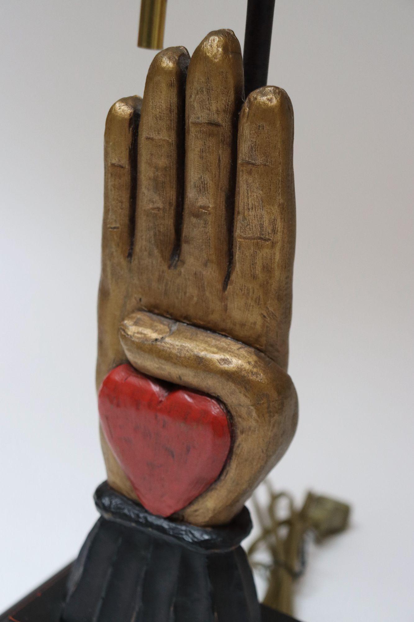Geschnitzte Fraternal Odd Fellows Heart in Hand-Tischlampe, Volkskunststil, Vintage im Angebot 1