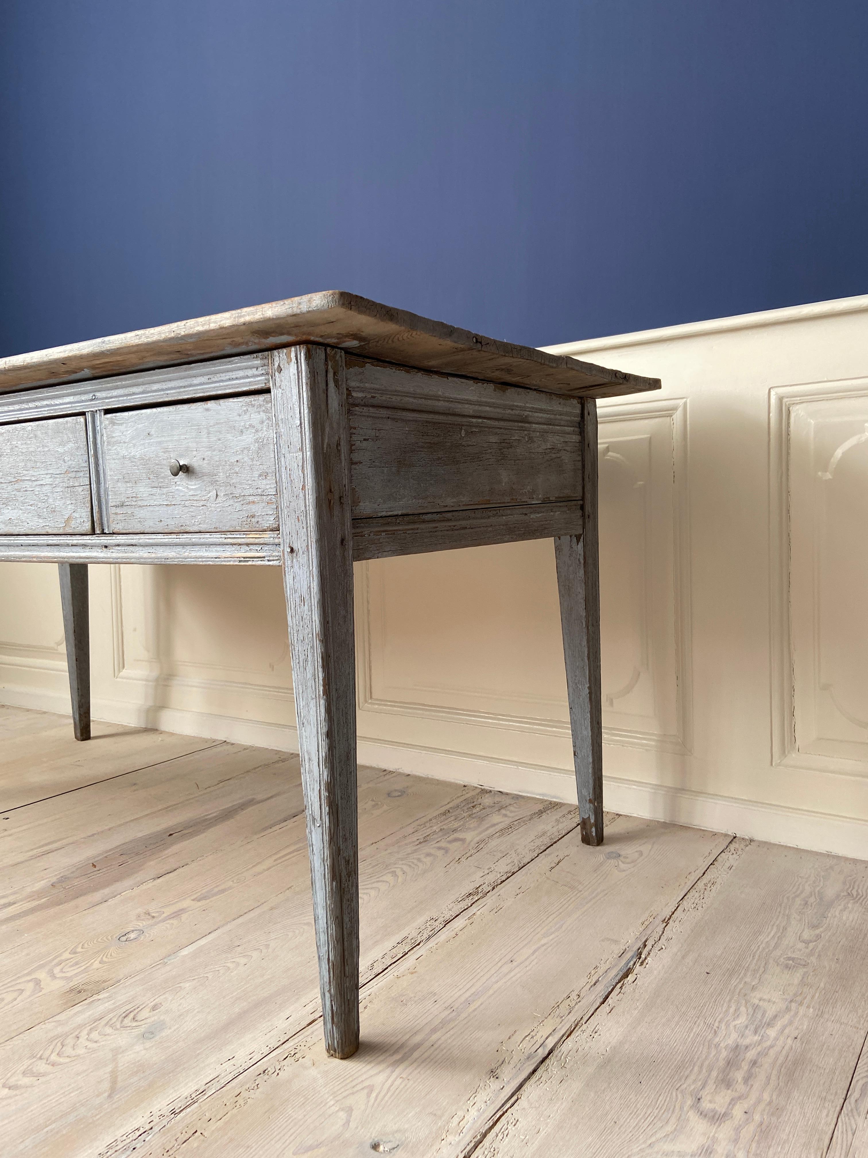 Vintage Folk Art Table in Pine with Three Drawers, Sweden, Early 19th-Century For Sale 7