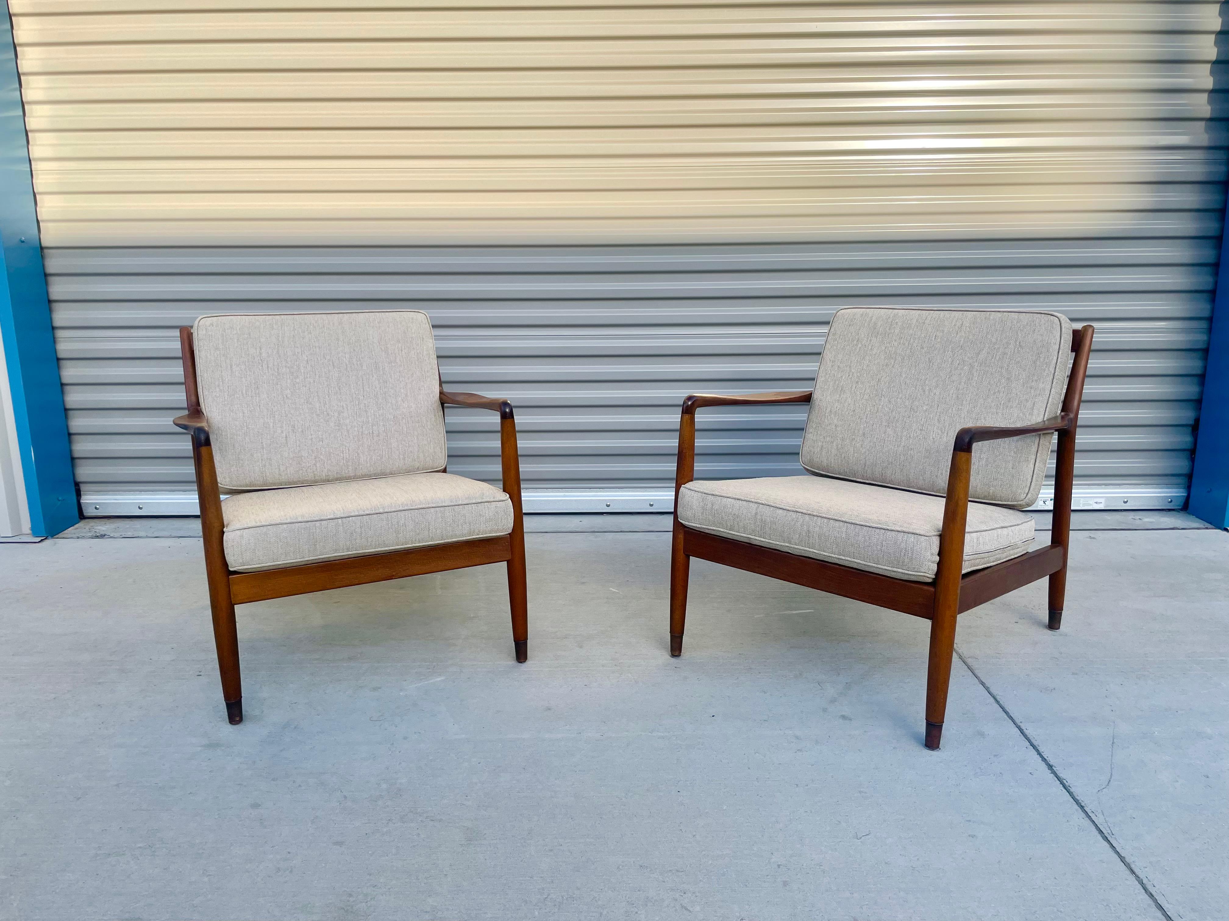 American Vintage Folke Ohlsson Model Usa-143 Lounge Chairs by Dux