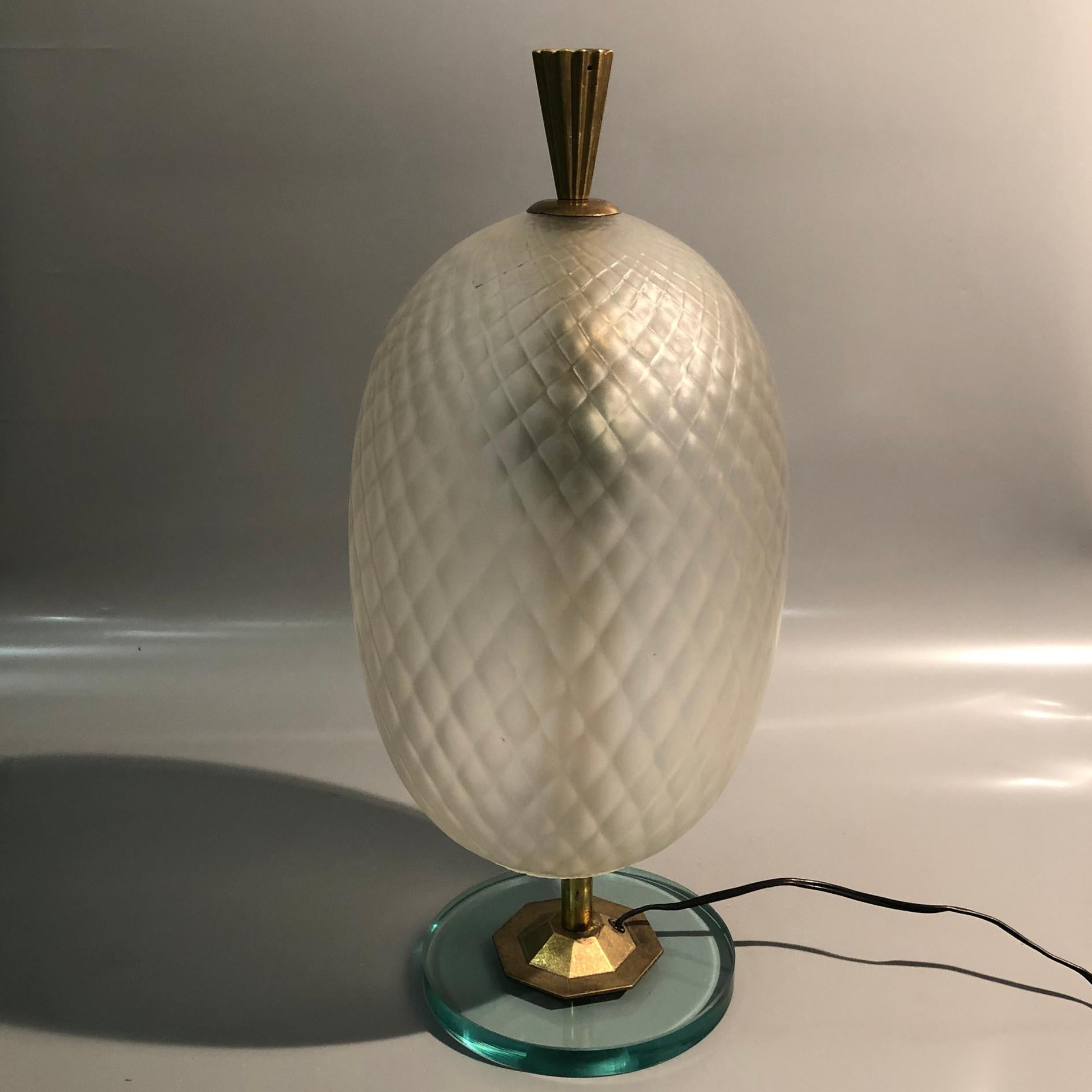 Mid-Century Modern Vintage Fontana Arte Style Murano Glass Table or Nightstand Lamp, Italy, 1950s For Sale