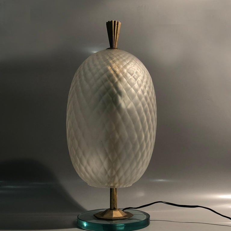 Vintage Fontana Arte Style Murano Glass Table or Nightstand Lamp, Italy, 1950s In Good Condition For Sale In BUDAPEST, HU