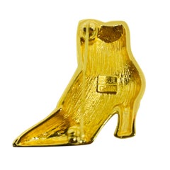 Spilla vintage KJL firmata con smalto dorato e strass per scarpe di design