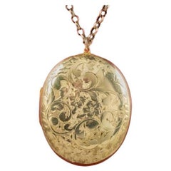 Vintage Forget Me Not Locket and Chain in 9ct Gold, Dated, 1968