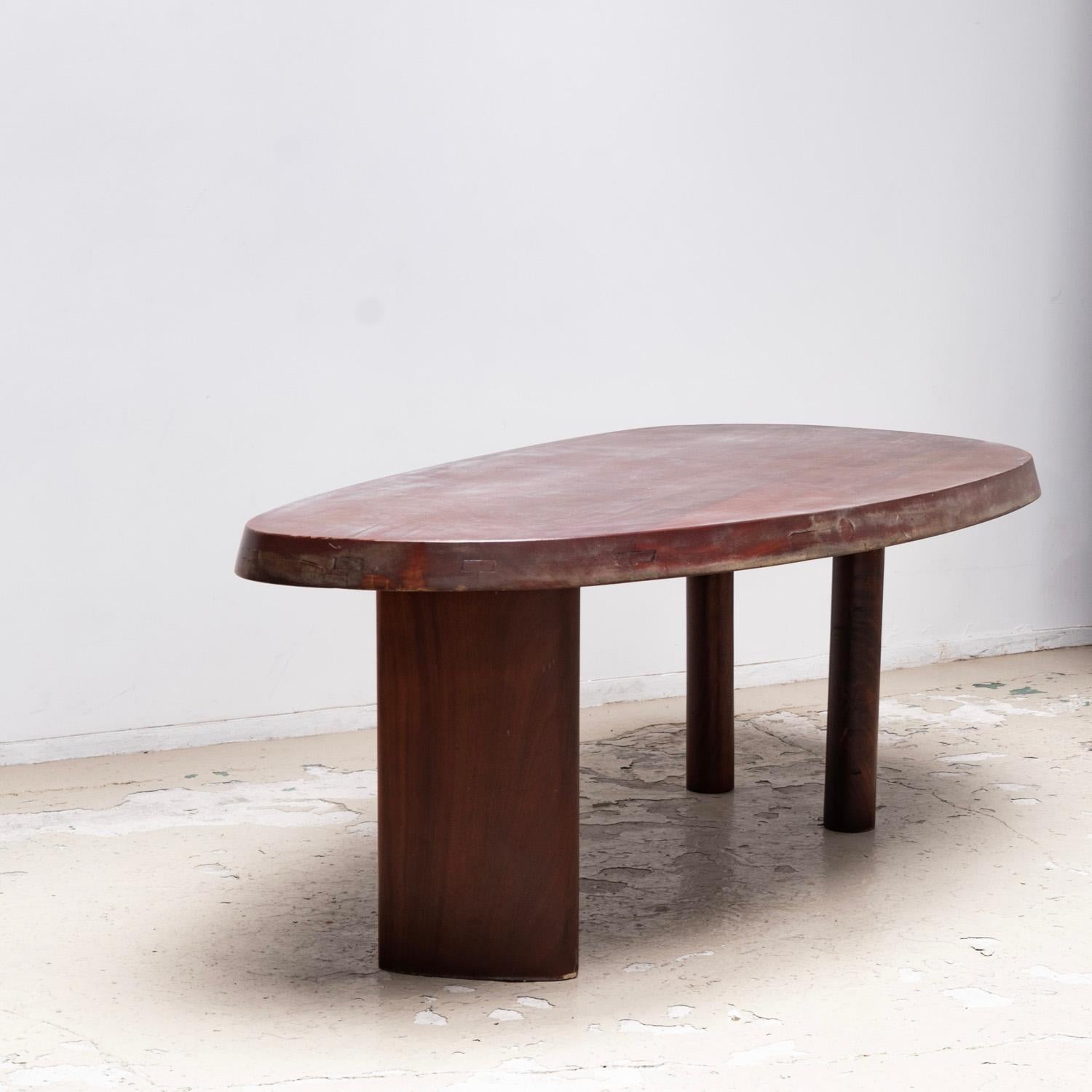 Mid-Century Modern Table libre Forme par Charlotte Perriand en vente