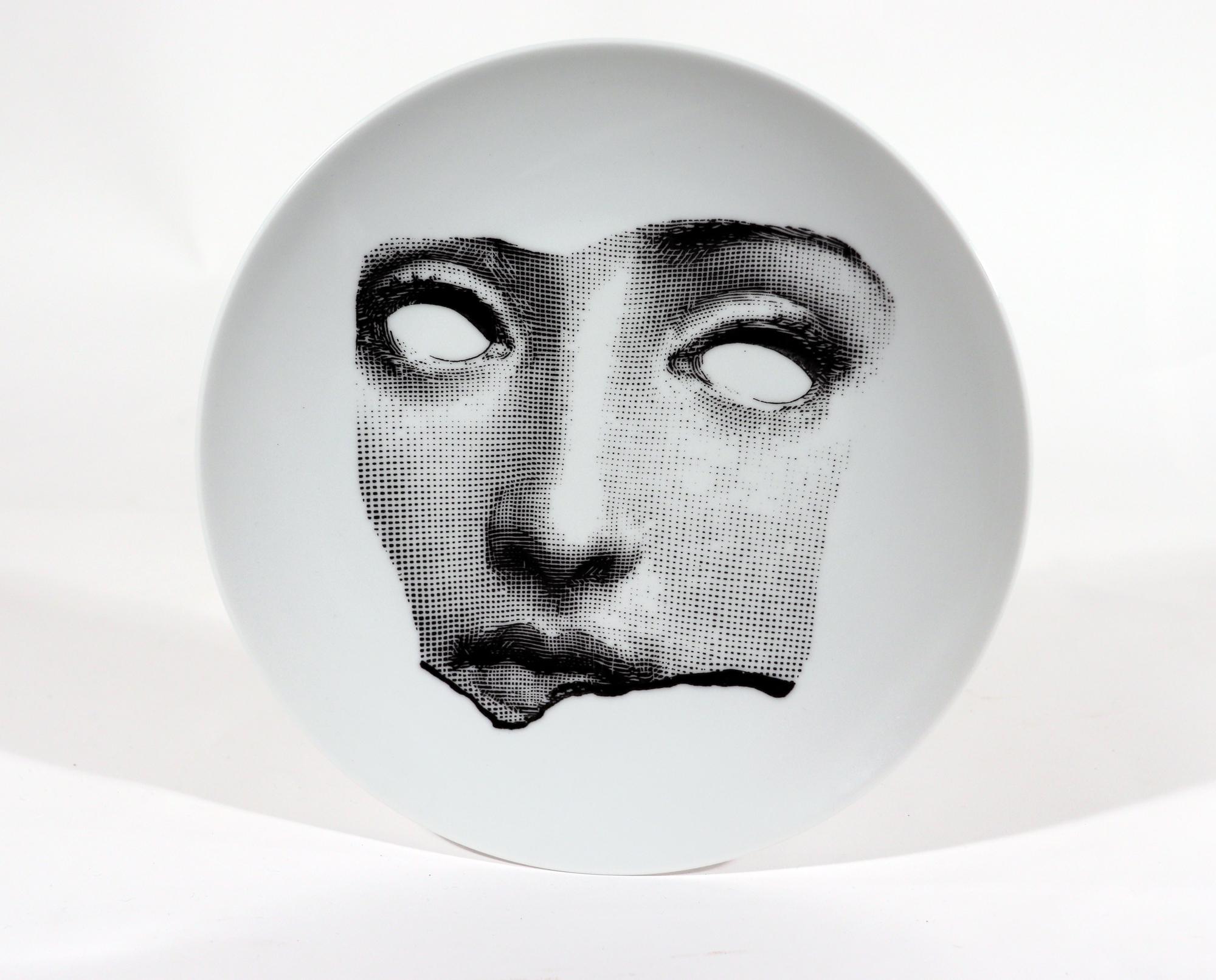 Vintage Fornasetti Porcelain Surrealist Themes & Variation Plate, #64 In Good Condition In Downingtown, PA