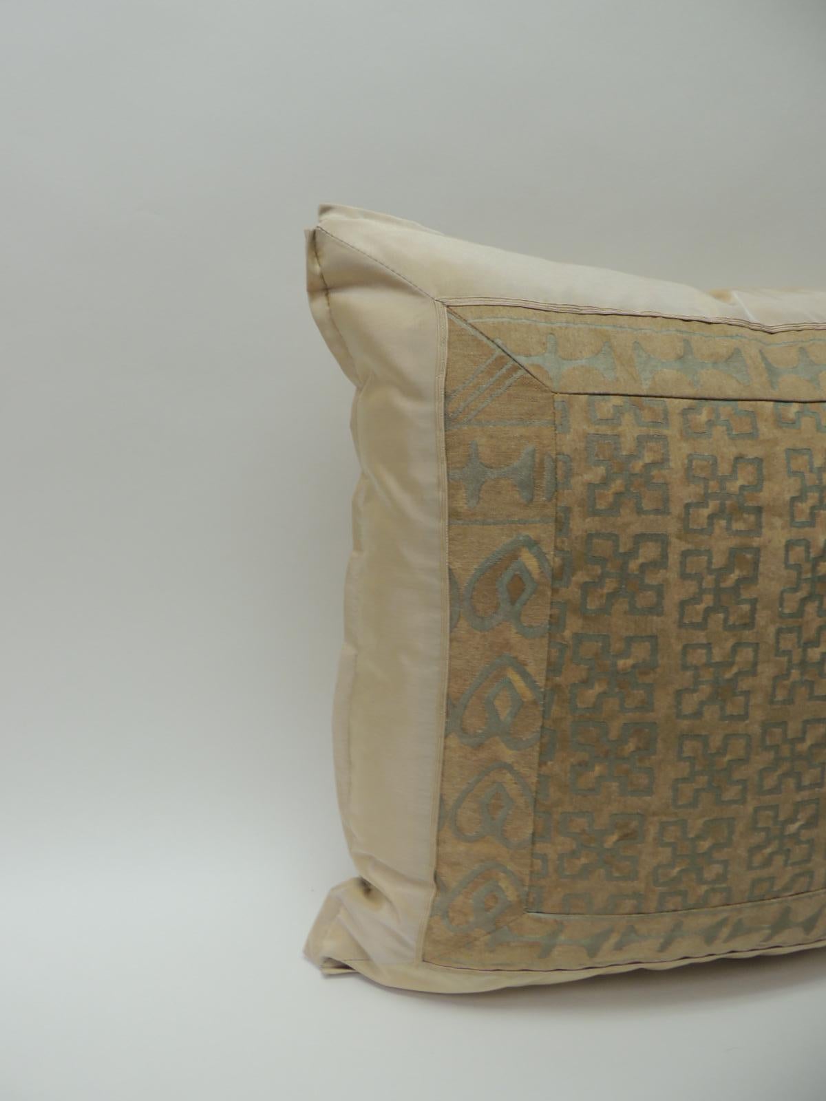 Vintage fortuny “Ashanti” copper on silver square decorative pillow handcrafted in a patchwork decorative style. Pillow framed with ecru silk and ATG custom flat silk trim all around and same silk backing. Decorative pillow handmade with a fortuny