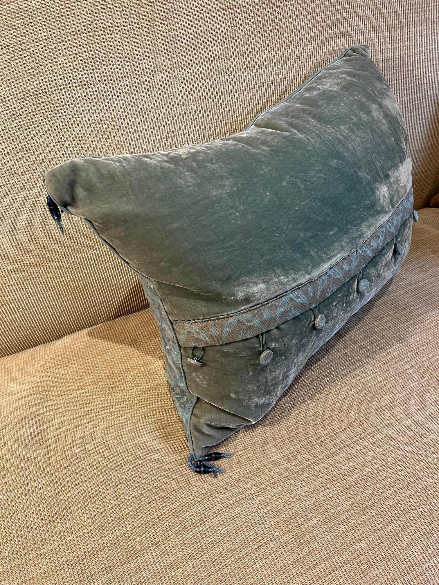 Vintage Fortuny Fabric Pillow In Good Condition For Sale In Los Angeles, CA