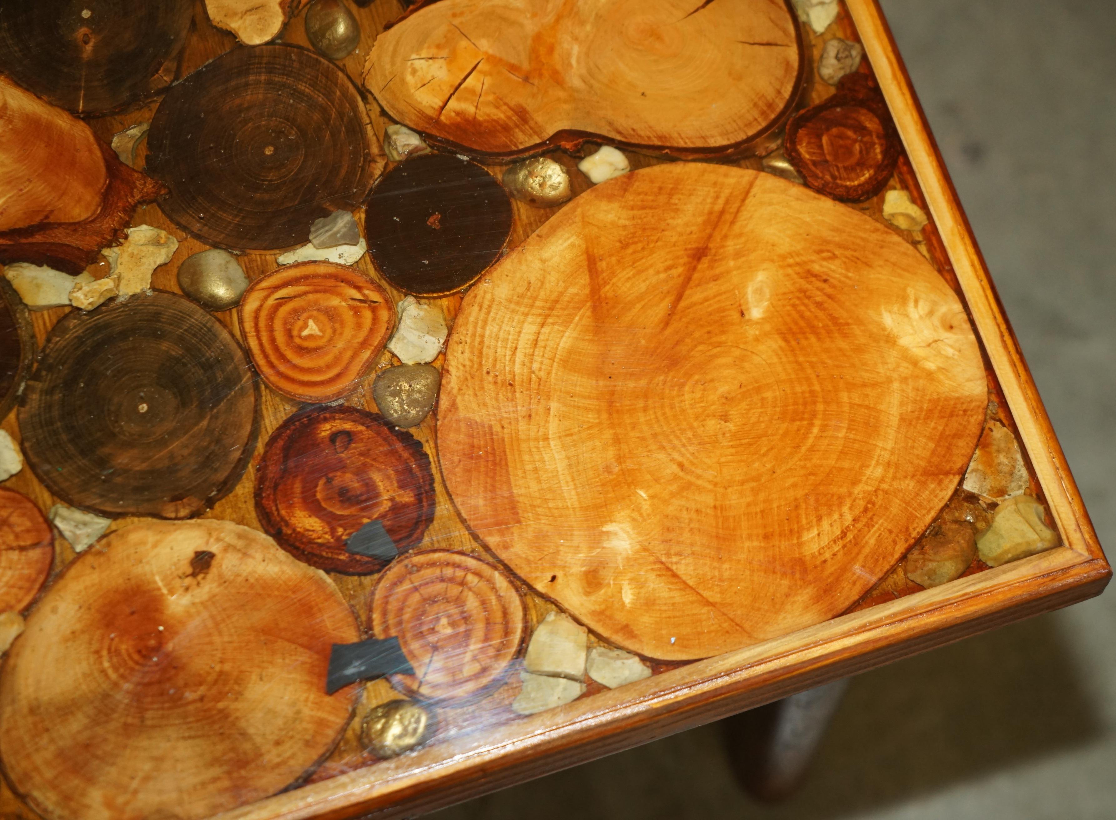 VINTAGE FOSSIL PETRIFIED WOOD SAMPLE COFFEE TABLE SUPER DECORATIVE & PRIMITiVE For Sale 1
