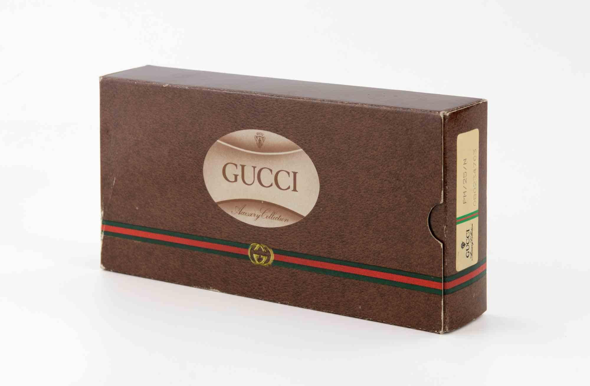 Pluma Estilográfica Vintage Colección Aniversario Gucci.

Con su caja y cartuchos originales.

Excelente estado.