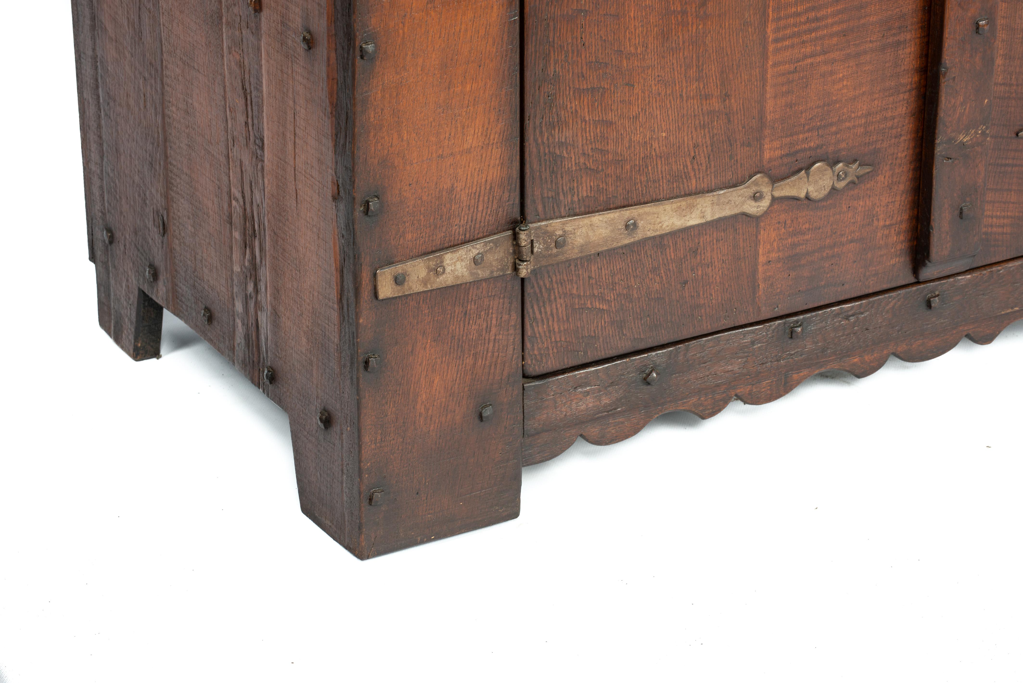 Vintage Four-Door Oak warm brown cupboard by Piet Rombouts & Sons, 1960s For Sale 4