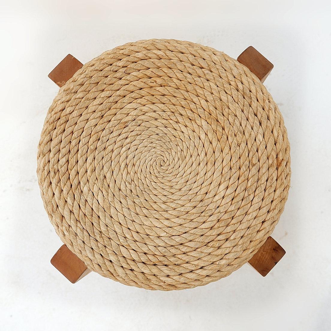 Mid-Century Modern Tabouret vintage à quatre pieds tissé organique dans le style d'Adoux & Minet en vente