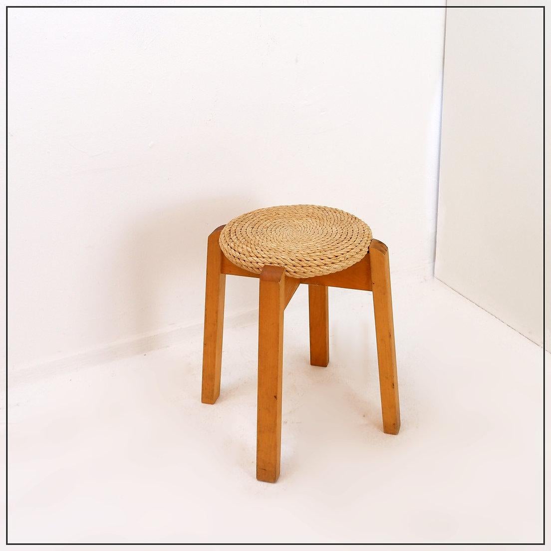 20ième siècle Tabouret vintage à quatre pieds tissé organique dans le style d'Adoux & Minet en vente