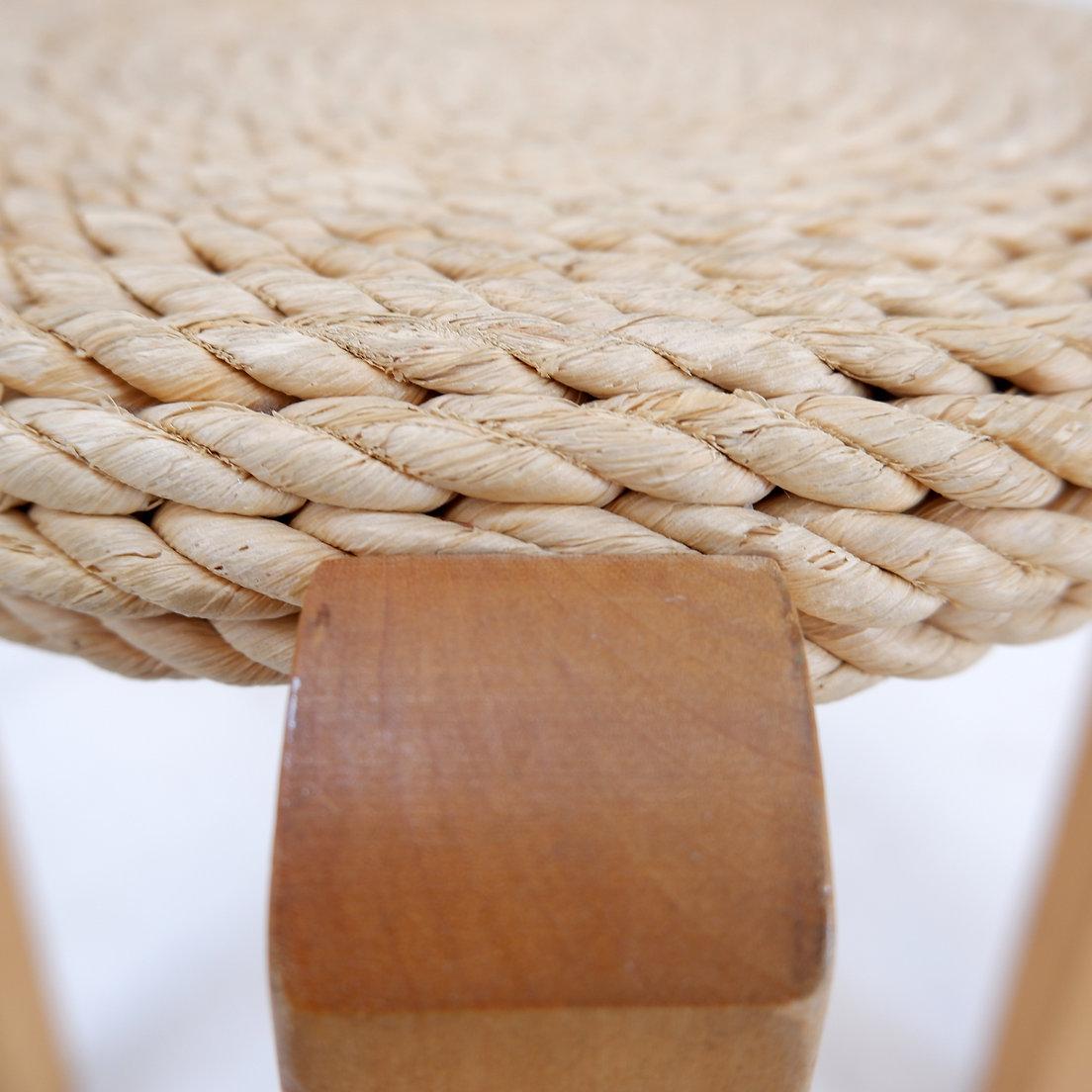 Raphia Tabouret vintage à quatre pieds tissé organique dans le style d'Adoux & Minet en vente