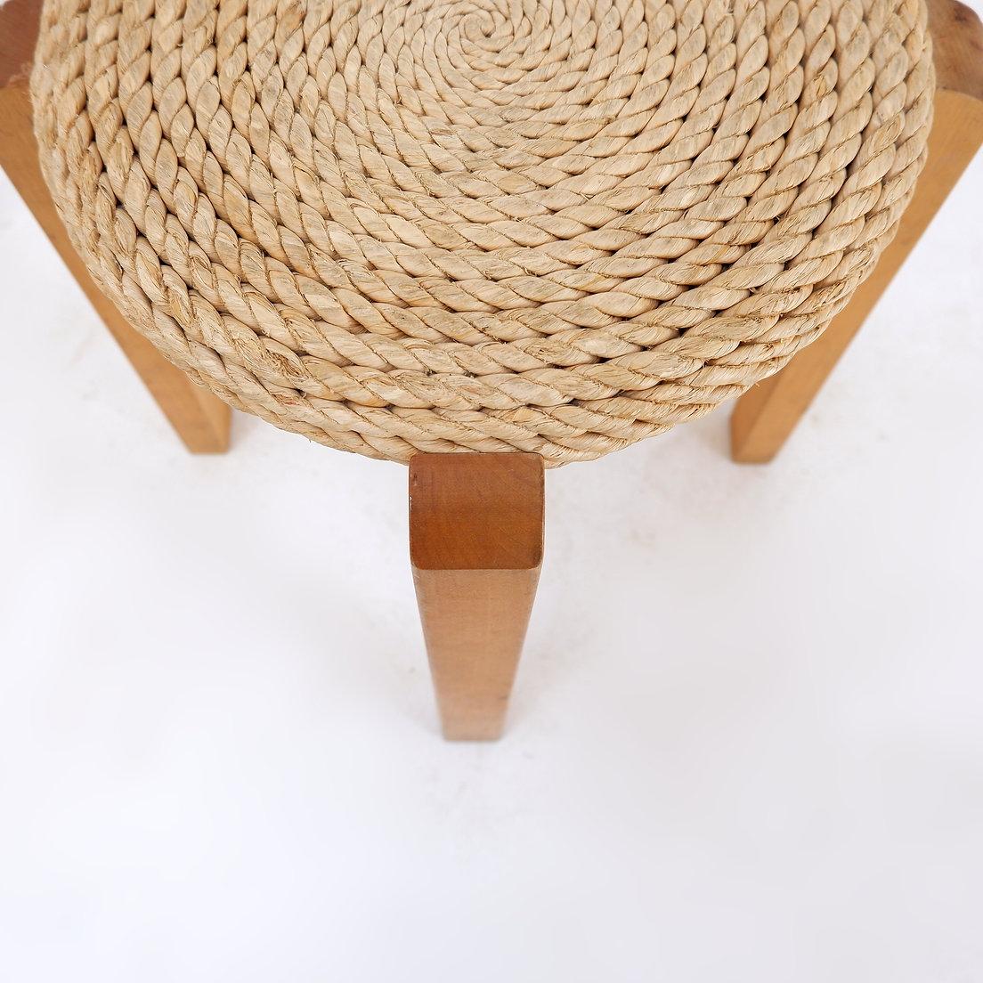 Tabouret vintage à quatre pieds tissé organique dans le style d'Adoux & Minet en vente 2